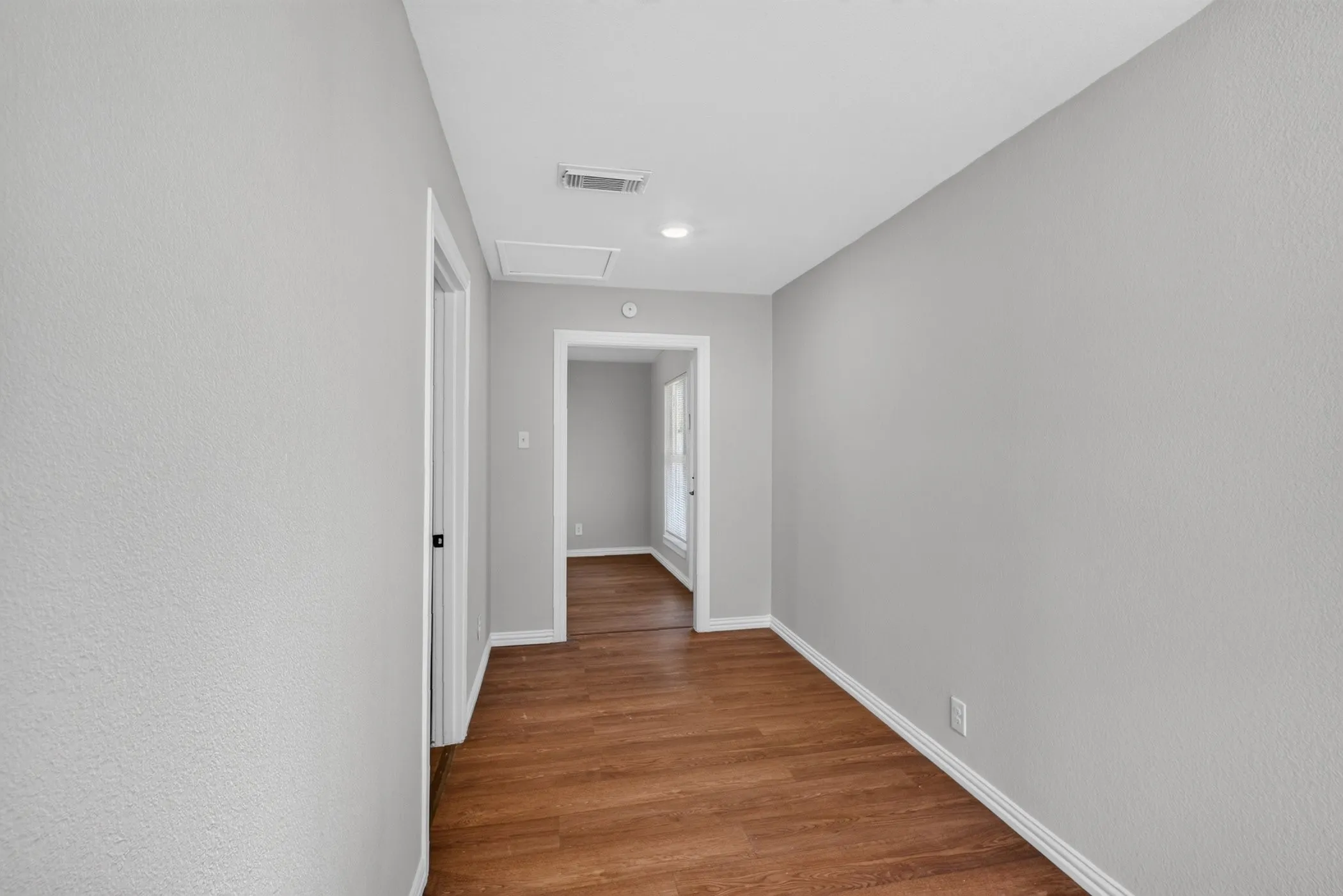 Single Family Residence For Sale in Dallas County , 607 Edgedale Drive, Dallas, Texas 75232, 4 Bedroom, 2 Bathroom, Garage spaces, 1,634 Sqft, built in 1963, mls#21397816, Real Estate Agent in Dallas, Homes For Sale in Dallas county, Homes For Sale in Dallas, Realtor in Dallas Texas, Real Estate Brokerage Independent Realty Texas, Luminita Cordes Realtor