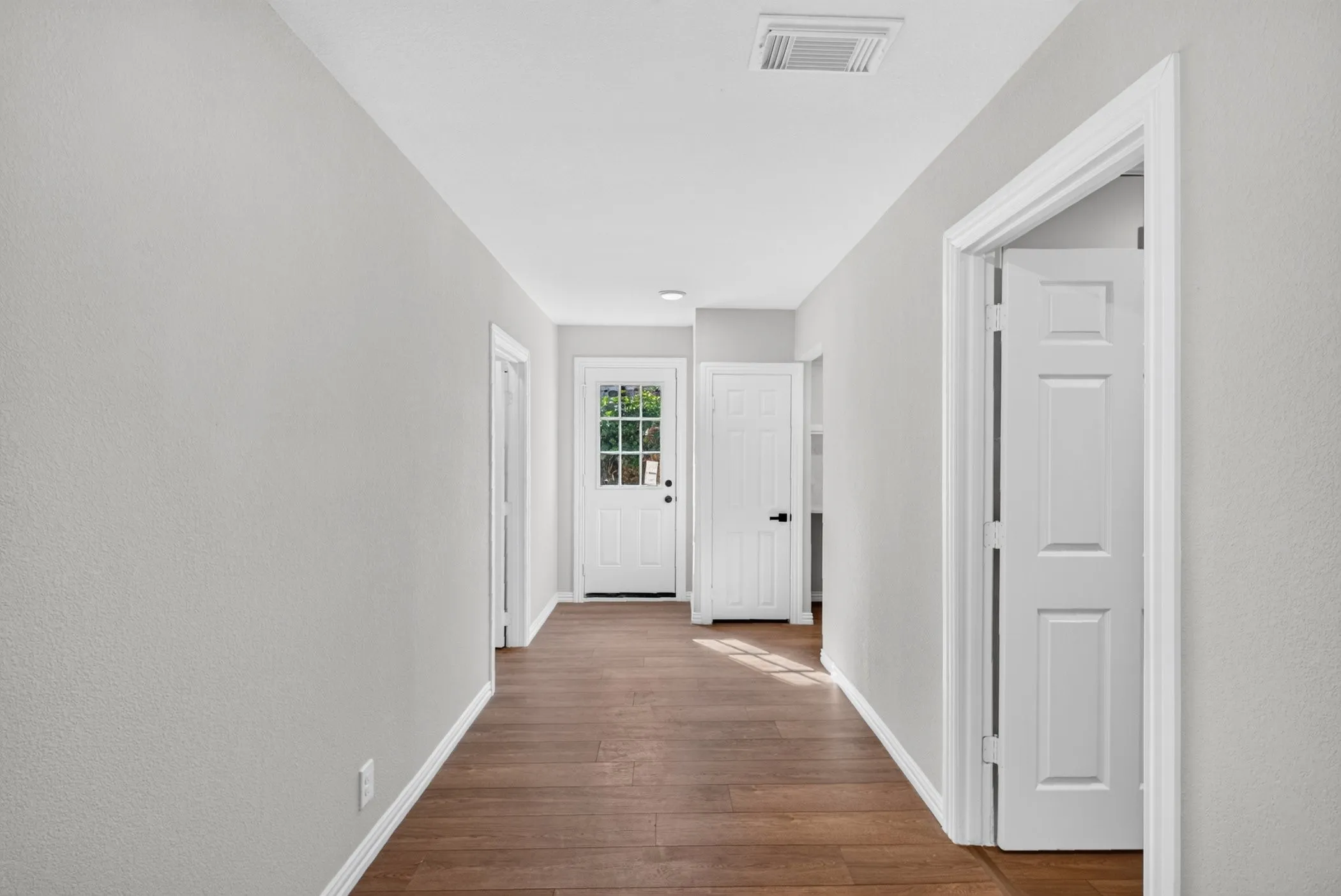 Single Family Residence For Sale in Dallas County , 607 Edgedale Drive, Dallas, Texas 75232, 4 Bedroom, 2 Bathroom, Garage spaces, 1,634 Sqft, built in 1963, mls#21397816, Real Estate Agent in Dallas, Homes For Sale in Dallas county, Homes For Sale in Dallas, Realtor in Dallas Texas, Real Estate Brokerage Independent Realty Texas, Luminita Cordes Realtor
