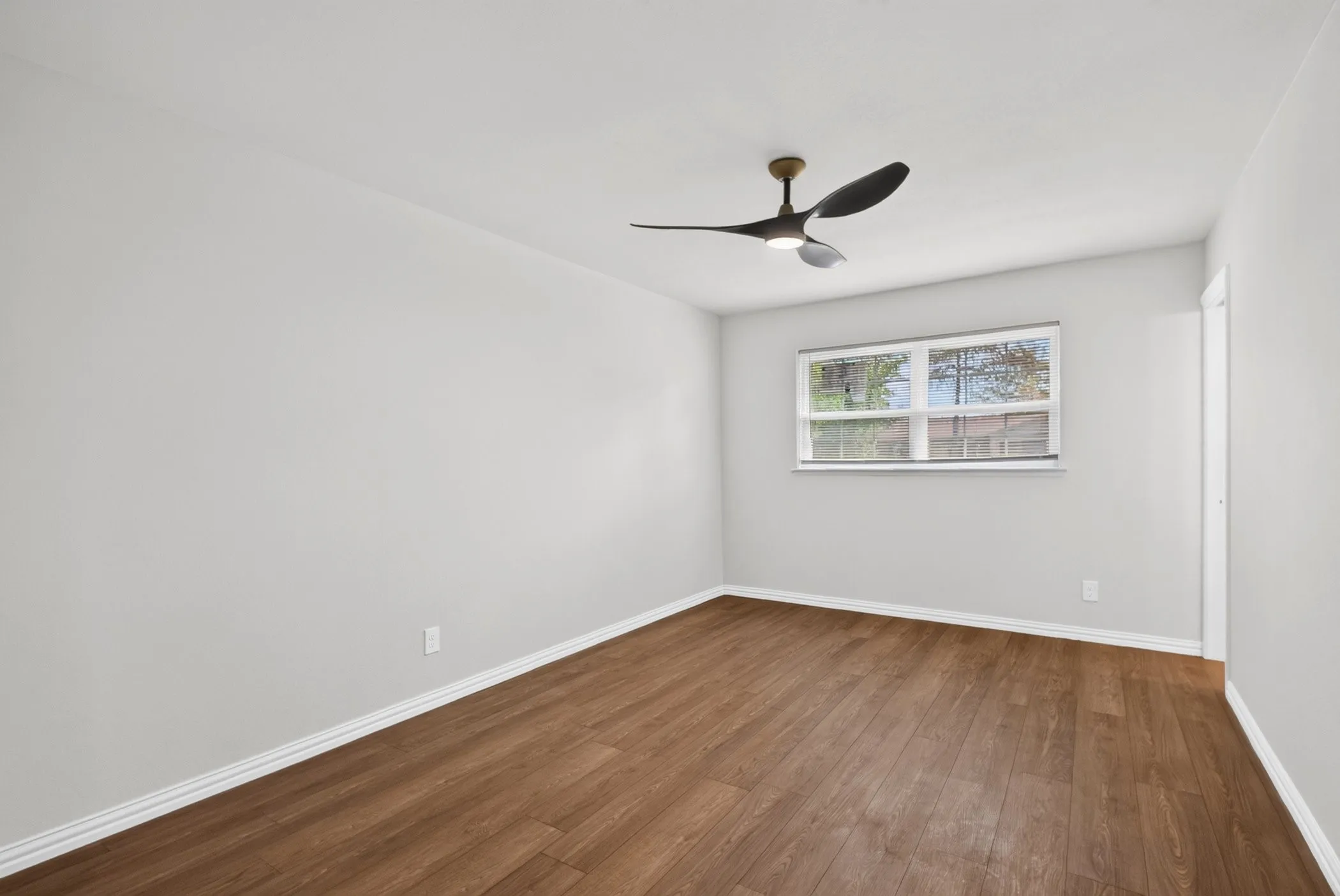 Single Family Residence For Sale in Dallas County , 607 Edgedale Drive, Dallas, Texas 75232, 4 Bedroom, 2 Bathroom, Garage spaces, 1,634 Sqft, built in 1963, mls#21397816, Real Estate Agent in Dallas, Homes For Sale in Dallas county, Homes For Sale in Dallas, Realtor in Dallas Texas, Real Estate Brokerage Independent Realty Texas, Luminita Cordes Realtor