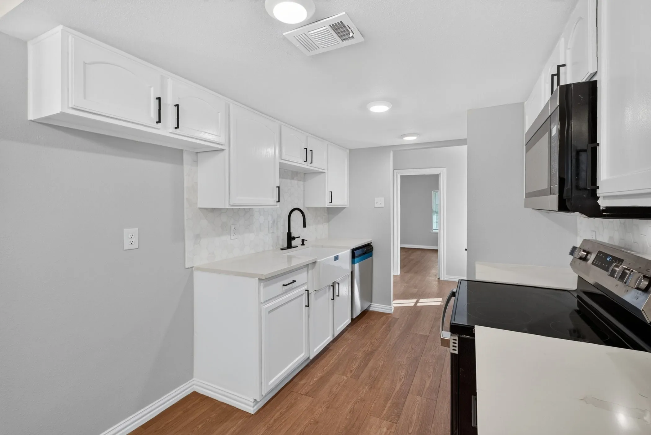 Single Family Residence For Sale in Dallas County , 607 Edgedale Drive, Dallas, Texas 75232, 4 Bedroom, 2 Bathroom, Garage spaces, 1,634 Sqft, built in 1963, mls#21397816, Real Estate Agent in Dallas, Homes For Sale in Dallas county, Homes For Sale in Dallas, Realtor in Dallas Texas, Real Estate Brokerage Independent Realty Texas, Luminita Cordes Realtor