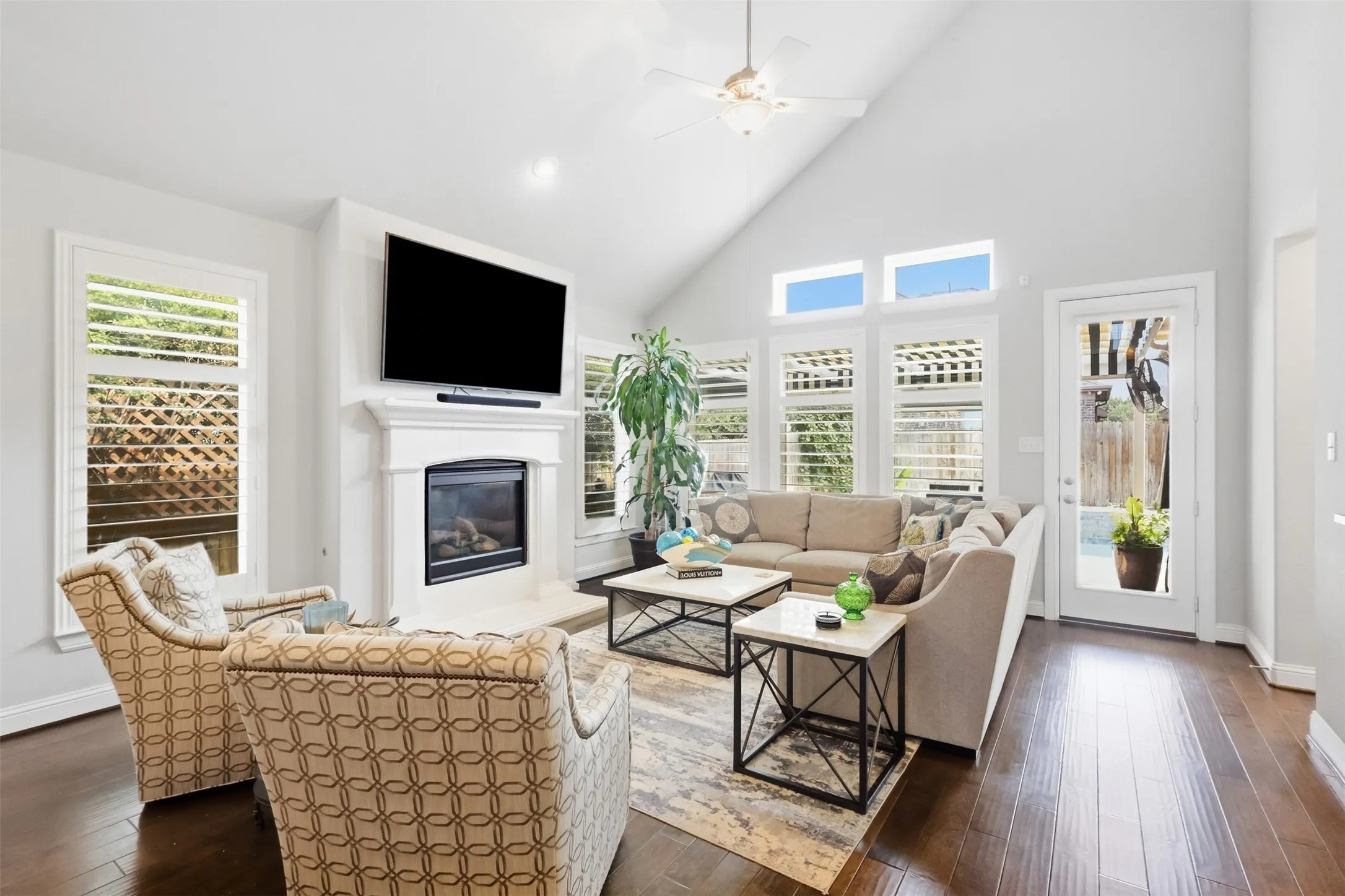 Single Family Residence For Sale in Denton County , 4028 Alpine Rose Court, Fort Worth, Texas 76262, 4 Bedroom, 3 Bathroom, 2 Garage spaces, 2,777 Sqft, built in 2017, mls#21397581, Real Estate Agent in Fort Worth, Homes For Sale in Denton county, Homes For Sale in Fort Worth, Realtor in Fort Worth Texas, Real Estate Brokerage Independent Realty Texas, Luminita Cordes Realtor