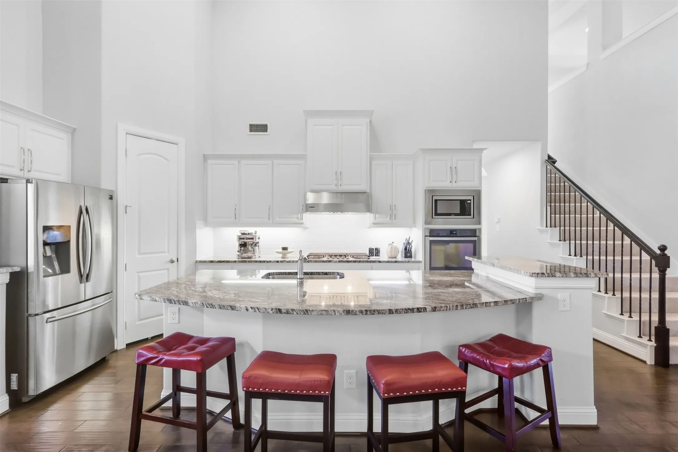 Single Family Residence For Sale in Denton County , 4028 Alpine Rose Court, Fort Worth, Texas 76262, 4 Bedroom, 3 Bathroom, 2 Garage spaces, 2,777 Sqft, built in 2017, mls#21397581, Real Estate Agent in Fort Worth, Homes For Sale in Denton county, Homes For Sale in Fort Worth, Realtor in Fort Worth Texas, Real Estate Brokerage Independent Realty Texas, Luminita Cordes Realtor