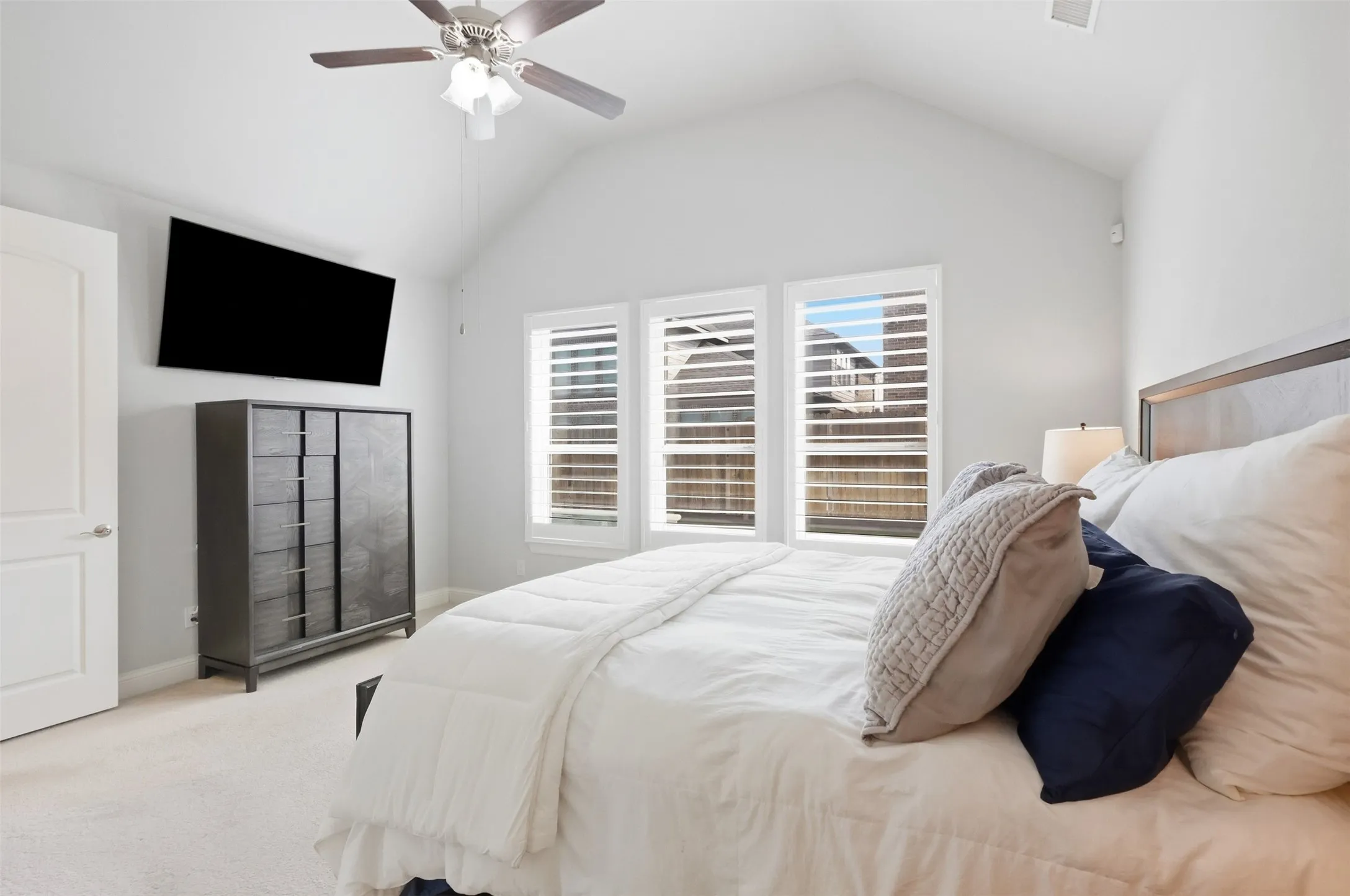 Single Family Residence For Sale in Denton County , 4028 Alpine Rose Court, Fort Worth, Texas 76262, 4 Bedroom, 3 Bathroom, 2 Garage spaces, 2,777 Sqft, built in 2017, mls#21397581, Real Estate Agent in Fort Worth, Homes For Sale in Denton county, Homes For Sale in Fort Worth, Realtor in Fort Worth Texas, Real Estate Brokerage Independent Realty Texas, Luminita Cordes Realtor