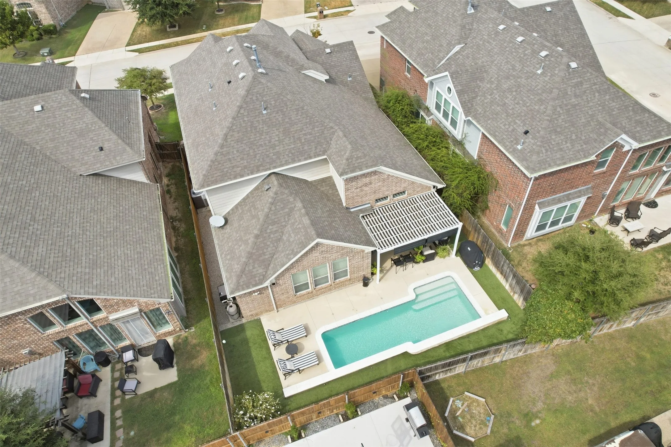 Single Family Residence For Sale in Denton County , 4028 Alpine Rose Court, Fort Worth, Texas 76262, 4 Bedroom, 3 Bathroom, 2 Garage spaces, 2,777 Sqft, built in 2017, mls#21397581, Real Estate Agent in Fort Worth, Homes For Sale in Denton county, Homes For Sale in Fort Worth, Realtor in Fort Worth Texas, Real Estate Brokerage Independent Realty Texas, Luminita Cordes Realtor