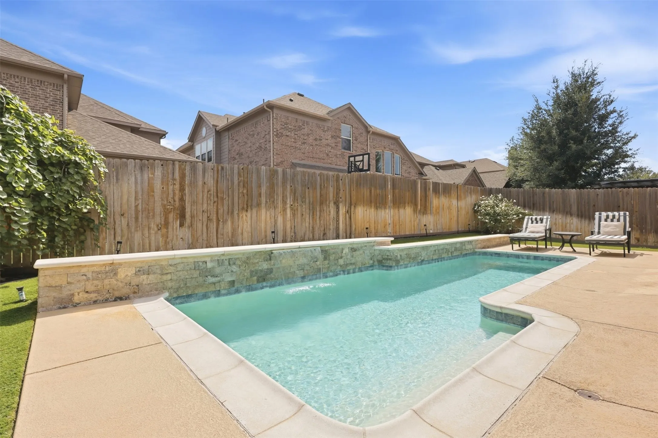 Single Family Residence For Sale in Denton County , 4028 Alpine Rose Court, Fort Worth, Texas 76262, 4 Bedroom, 3 Bathroom, 2 Garage spaces, 2,777 Sqft, built in 2017, mls#21397581, Real Estate Agent in Fort Worth, Homes For Sale in Denton county, Homes For Sale in Fort Worth, Realtor in Fort Worth Texas, Real Estate Brokerage Independent Realty Texas, Luminita Cordes Realtor