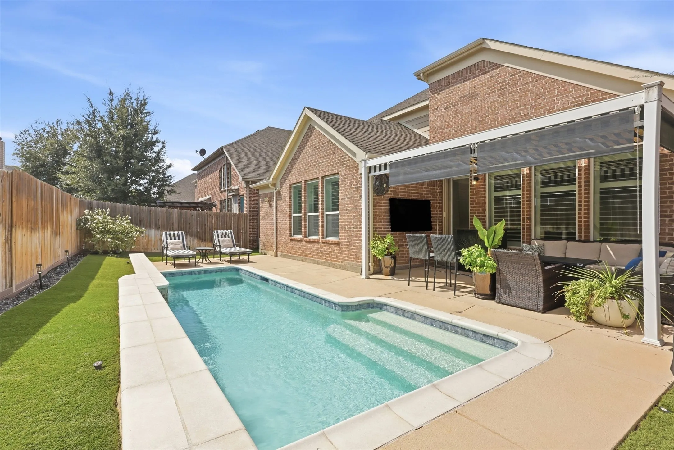 Single Family Residence For Sale in Denton County , 4028 Alpine Rose Court, Fort Worth, Texas 76262, 4 Bedroom, 3 Bathroom, 2 Garage spaces, 2,777 Sqft, built in 2017, mls#21397581, Real Estate Agent in Fort Worth, Homes For Sale in Denton county, Homes For Sale in Fort Worth, Realtor in Fort Worth Texas, Real Estate Brokerage Independent Realty Texas, Luminita Cordes Realtor