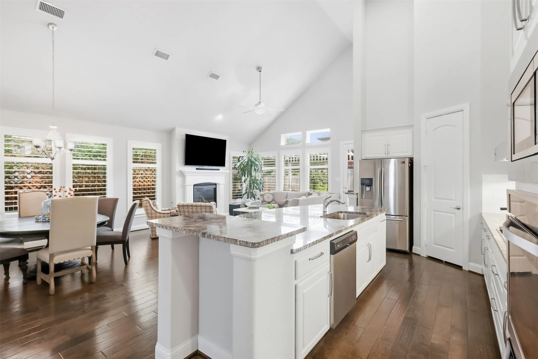 Single Family Residence For Sale in Denton County , 4028 Alpine Rose Court, Fort Worth, Texas 76262, 4 Bedroom, 3 Bathroom, 2 Garage spaces, 2,777 Sqft, built in 2017, mls#21397581, Real Estate Agent in Fort Worth, Homes For Sale in Denton county, Homes For Sale in Fort Worth, Realtor in Fort Worth Texas, Real Estate Brokerage Independent Realty Texas, Luminita Cordes Realtor