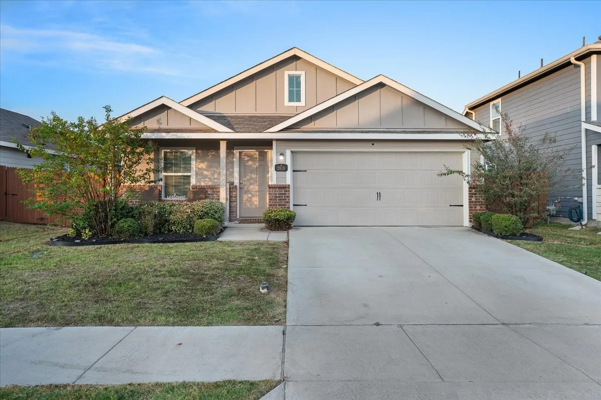 Single Family Residence For Rent in Kaufman County , 2918 Acacia Drive, Heartland, Texas 75126, 4 Bedroom, 2 Bathroom, 2 Garage spaces, 1,668 Sqft, built in 2020, mls#21397831, Real Estate Agent in Heartland, Homes For Rent in Kaufman county, Homes For Rent in Heartland, Realtor in Heartland Texas, Real Estate Brokerage Independent Realty Texas, Luminita Cordes Realtor