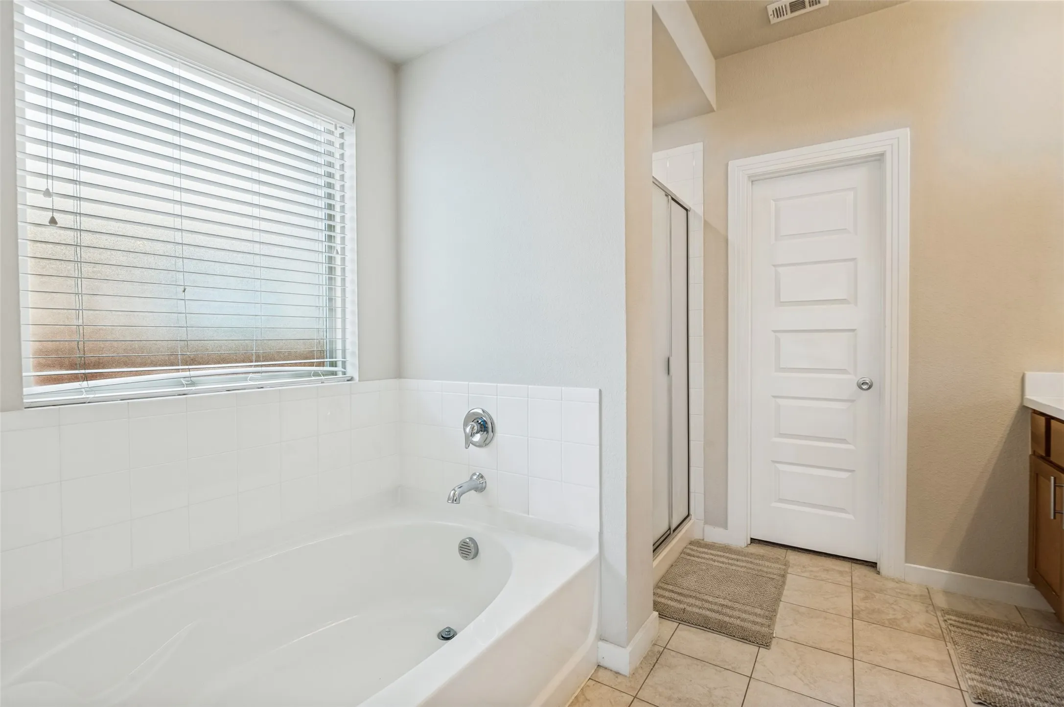 Single Family Residence For Sale in Denton County , 1224 Friesian Lane, Aubrey, Texas 76227, 3 Bedroom, 2 Bathroom, 2 Garage spaces, 1,578 Sqft, built in 2018, mls#21397879, Real Estate Agent in Aubrey, Homes For Sale in Denton county, Homes For Sale in Aubrey, Realtor in Aubrey Texas, Real Estate Brokerage Independent Realty Texas, Luminita Cordes Realtor