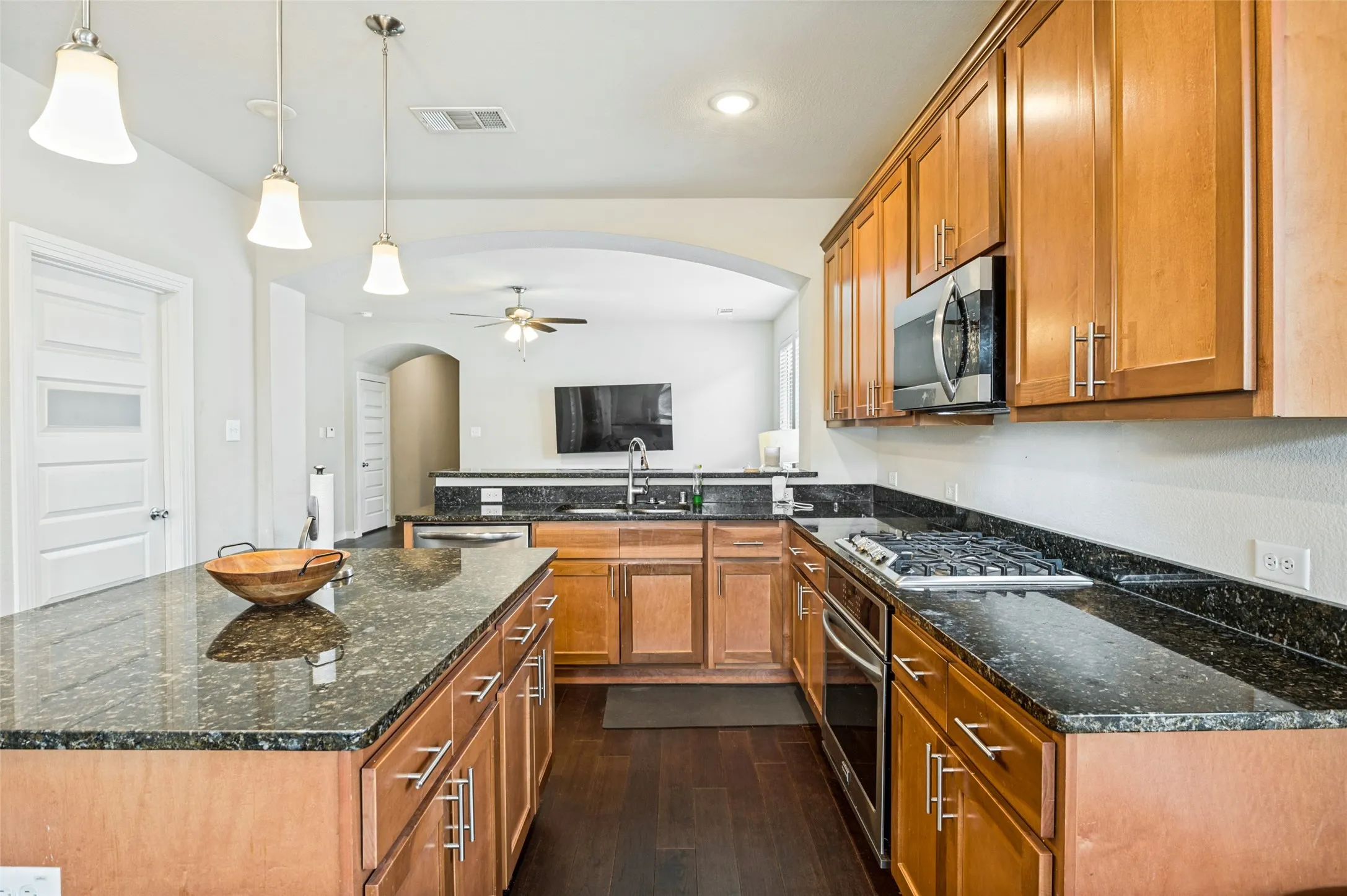 Single Family Residence For Sale in Denton County , 1224 Friesian Lane, Aubrey, Texas 76227, 3 Bedroom, 2 Bathroom, 2 Garage spaces, 1,578 Sqft, built in 2018, mls#21397879, Real Estate Agent in Aubrey, Homes For Sale in Denton county, Homes For Sale in Aubrey, Realtor in Aubrey Texas, Real Estate Brokerage Independent Realty Texas, Luminita Cordes Realtor