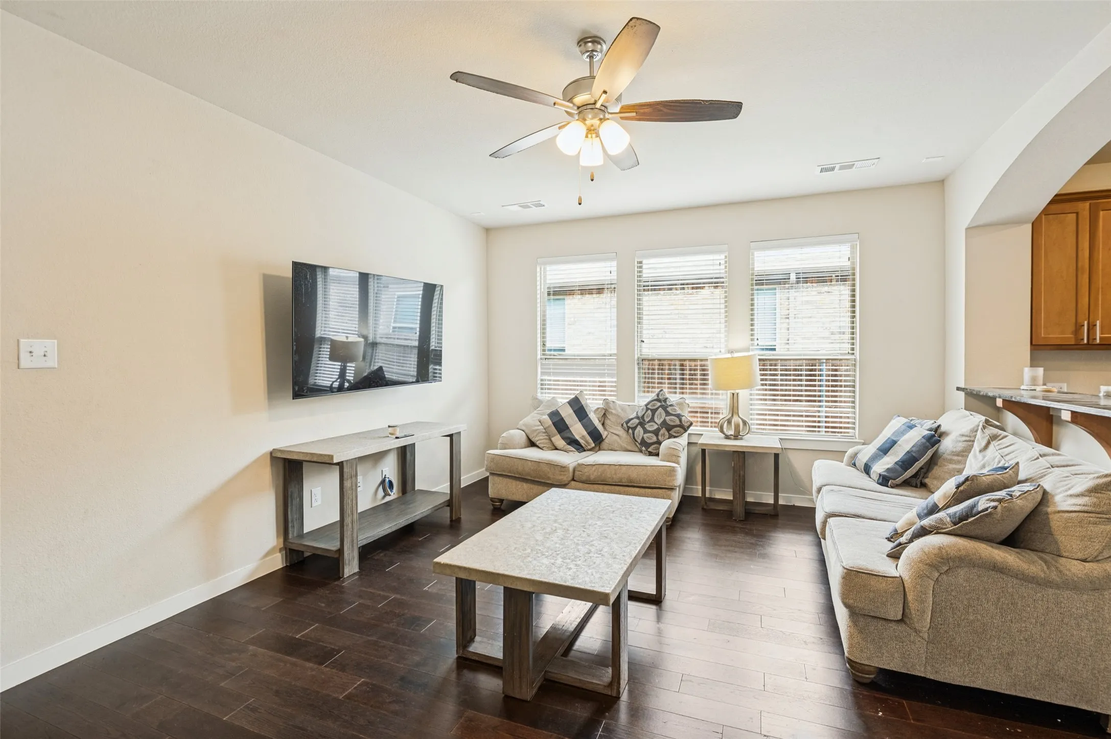 Single Family Residence For Sale in Denton County , 1224 Friesian Lane, Aubrey, Texas 76227, 3 Bedroom, 2 Bathroom, 2 Garage spaces, 1,578 Sqft, built in 2018, mls#21397879, Real Estate Agent in Aubrey, Homes For Sale in Denton county, Homes For Sale in Aubrey, Realtor in Aubrey Texas, Real Estate Brokerage Independent Realty Texas, Luminita Cordes Realtor