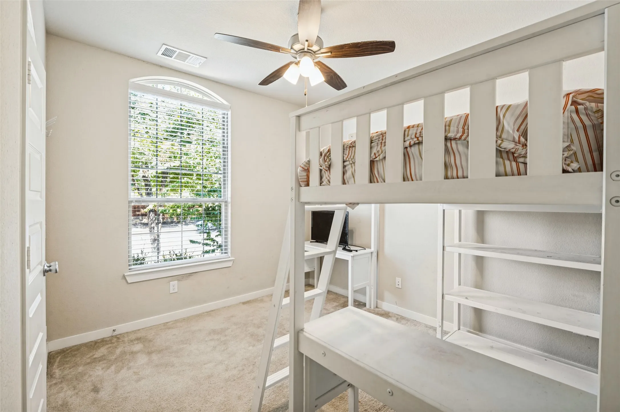 Single Family Residence For Sale in Denton County , 1224 Friesian Lane, Aubrey, Texas 76227, 3 Bedroom, 2 Bathroom, 2 Garage spaces, 1,578 Sqft, built in 2018, mls#21397879, Real Estate Agent in Aubrey, Homes For Sale in Denton county, Homes For Sale in Aubrey, Realtor in Aubrey Texas, Real Estate Brokerage Independent Realty Texas, Luminita Cordes Realtor