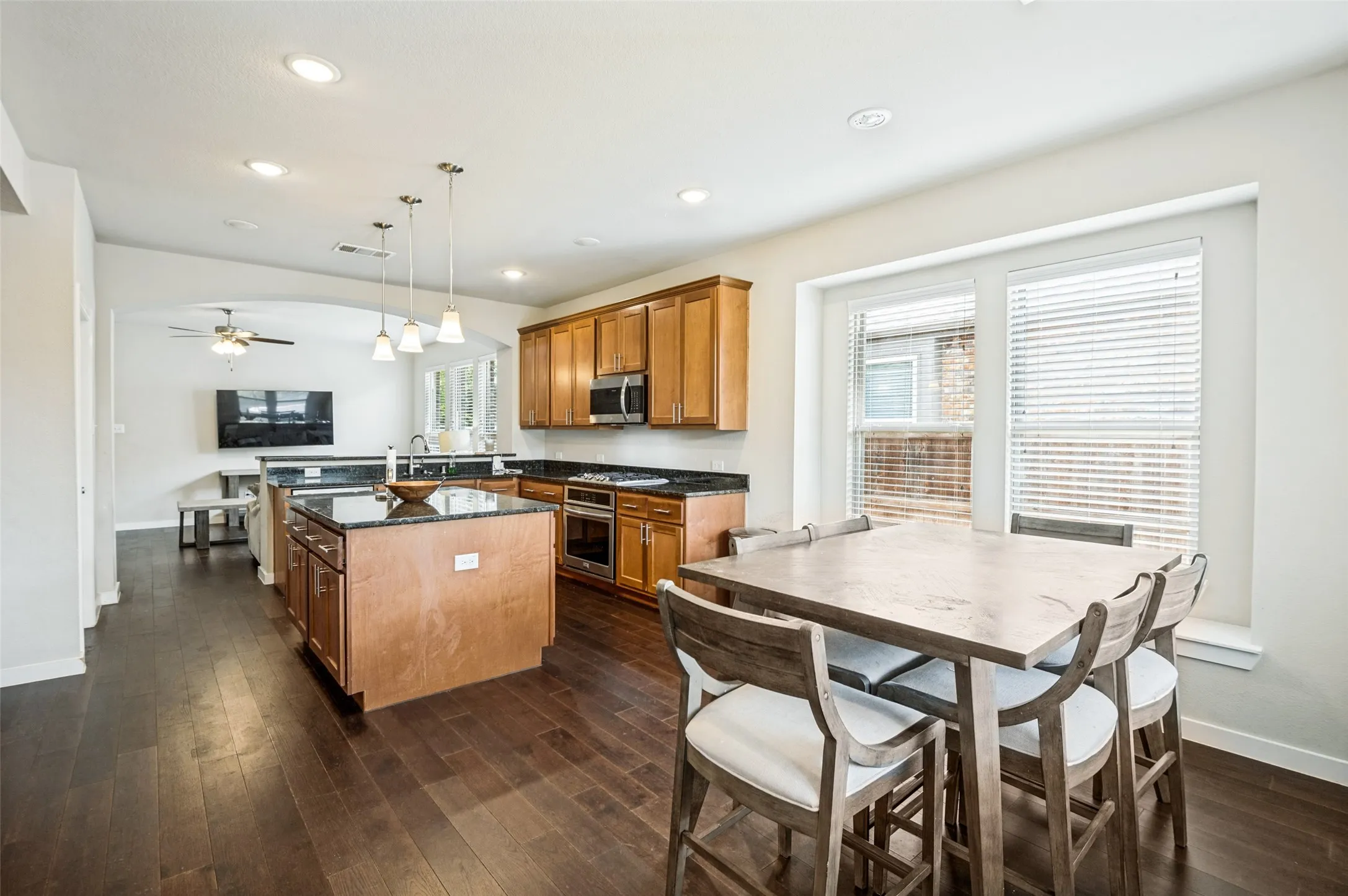 Single Family Residence For Sale in Denton County , 1224 Friesian Lane, Aubrey, Texas 76227, 3 Bedroom, 2 Bathroom, 2 Garage spaces, 1,578 Sqft, built in 2018, mls#21397879, Real Estate Agent in Aubrey, Homes For Sale in Denton county, Homes For Sale in Aubrey, Realtor in Aubrey Texas, Real Estate Brokerage Independent Realty Texas, Luminita Cordes Realtor