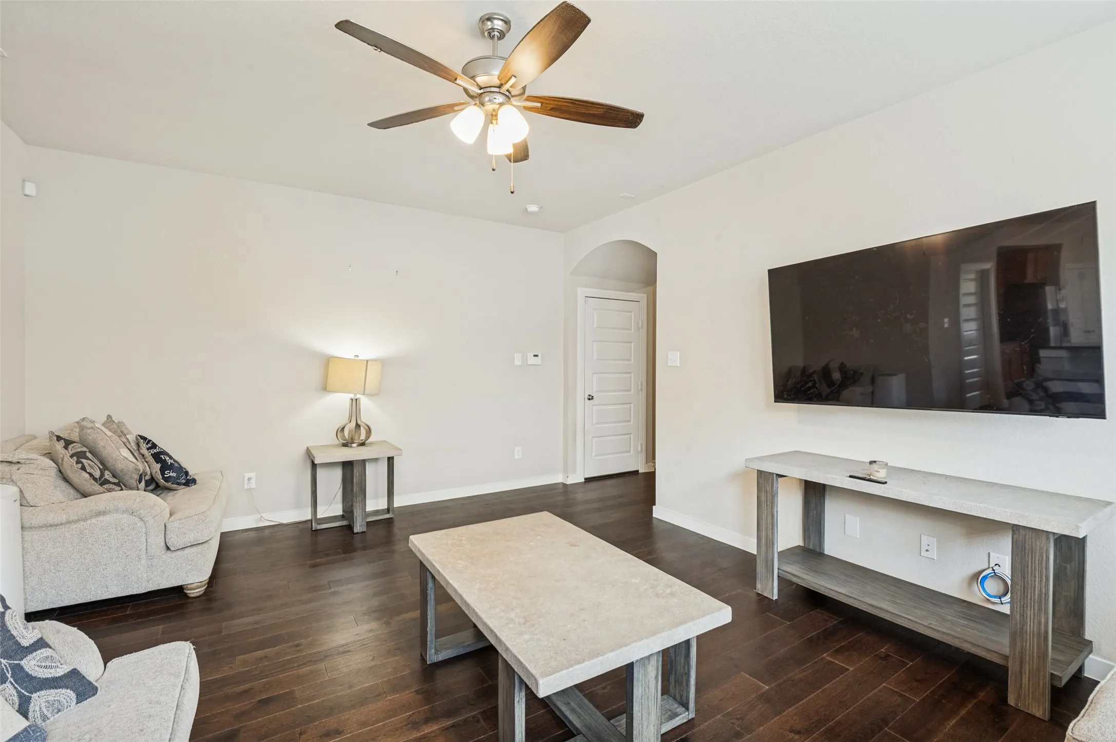 Single Family Residence For Sale in Denton County , 1224 Friesian Lane, Aubrey, Texas 76227, 3 Bedroom, 2 Bathroom, 2 Garage spaces, 1,578 Sqft, built in 2018, mls#21397879, Real Estate Agent in Aubrey, Homes For Sale in Denton county, Homes For Sale in Aubrey, Realtor in Aubrey Texas, Real Estate Brokerage Independent Realty Texas, Luminita Cordes Realtor