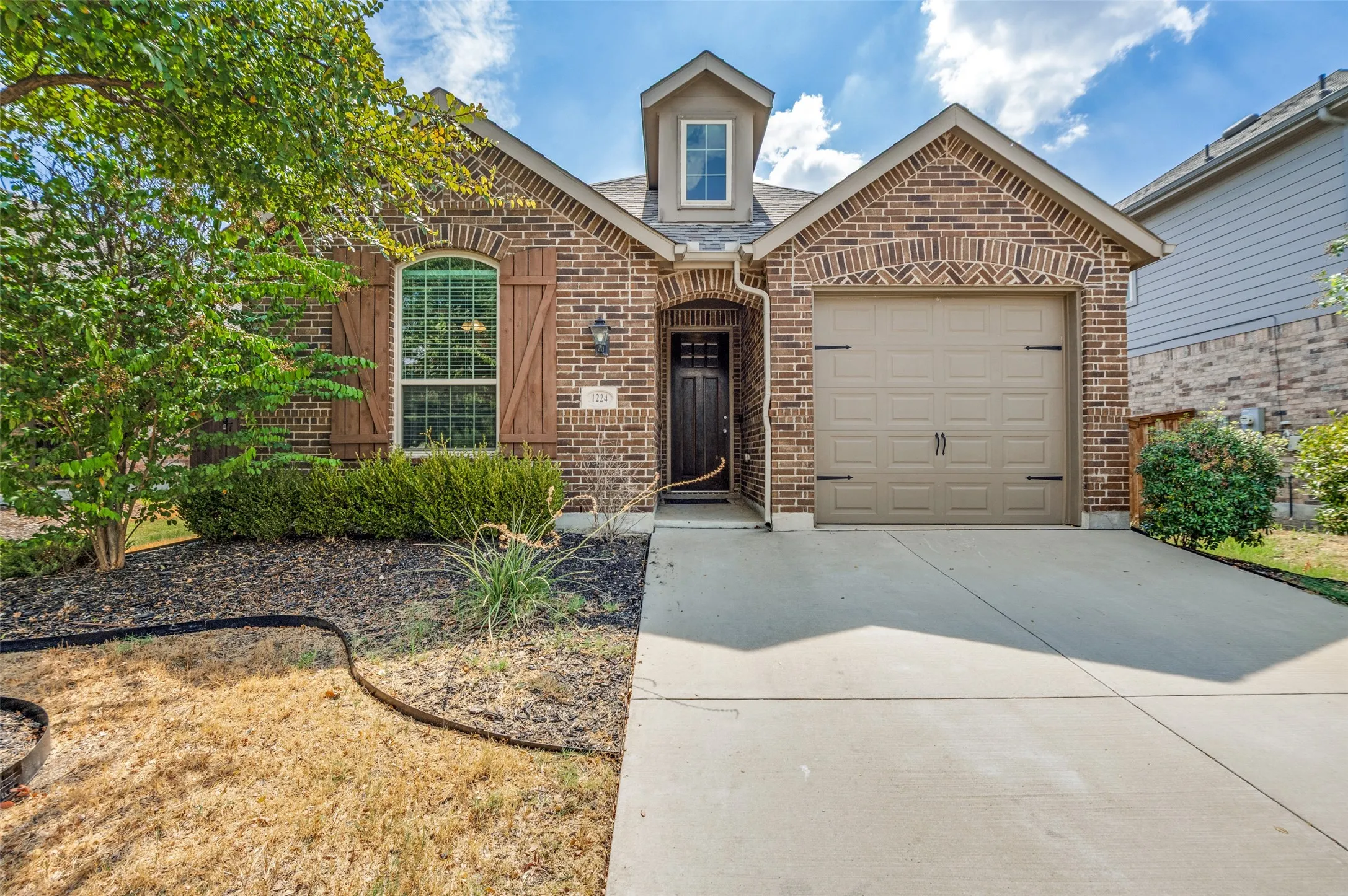 Single Family Residence For Sale in Denton County , 1224 Friesian Lane, Aubrey, Texas 76227, 3 Bedroom, 2 Bathroom, 2 Garage spaces, 1,578 Sqft, built in 2018, mls#21397879, Real Estate Agent in Aubrey, Homes For Sale in Denton county, Homes For Sale in Aubrey, Realtor in Aubrey Texas, Real Estate Brokerage Independent Realty Texas, Luminita Cordes Realtor