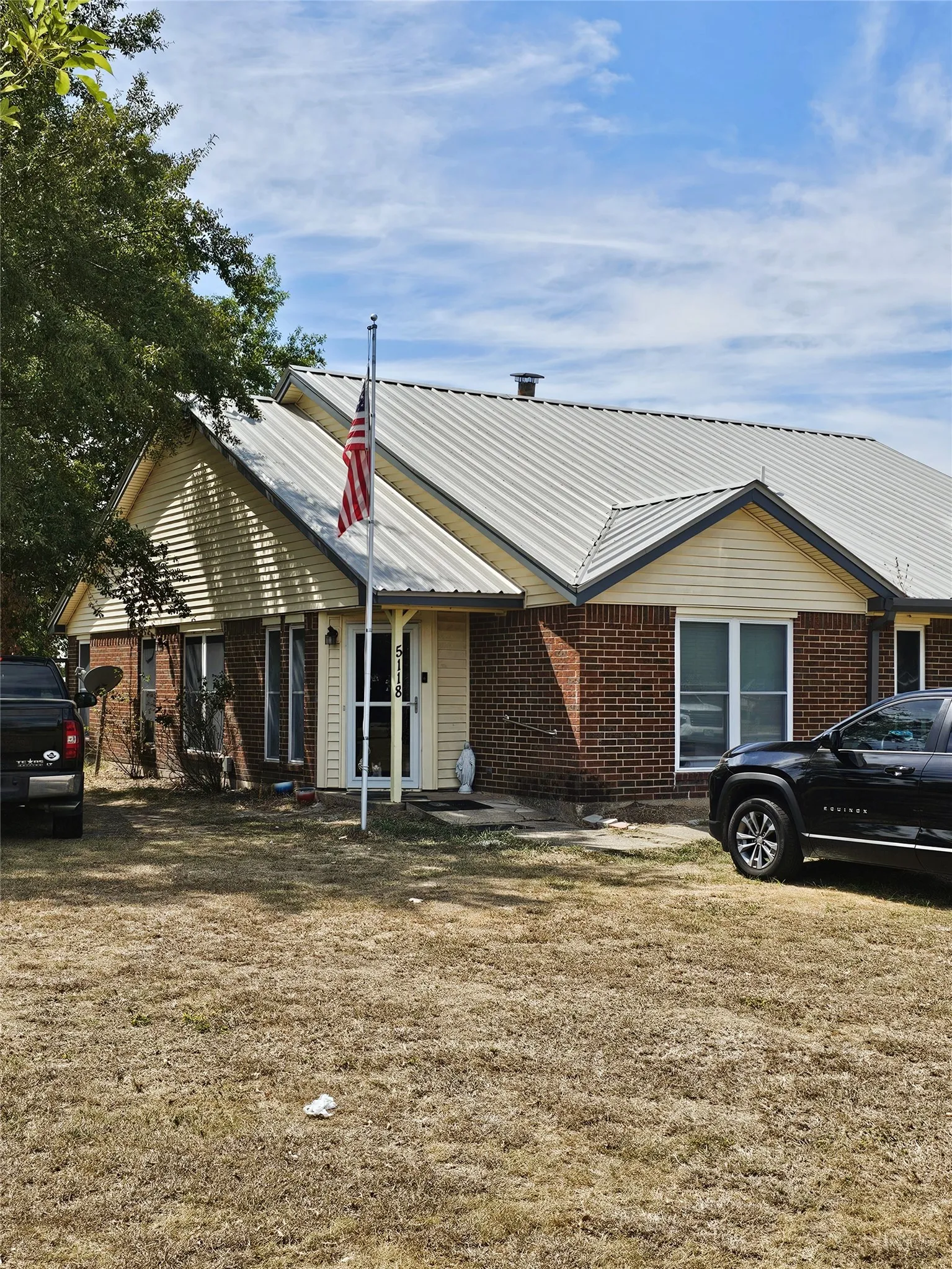 Single Family Residence For Sale in Hunt County , 5118 Brookview Circle, Caddo Mills, Texas 75135, 3 Bedroom, 2 Bathroom, Garage spaces, 1,966 Sqft, built in 1989, mls#21397714, Real Estate Agent in Caddo Mills, Homes For Sale in Hunt county, Homes For Sale in Caddo Mills, Realtor in Caddo Mills Texas, Real Estate Brokerage Independent Realty Texas, Luminita Cordes Realtor