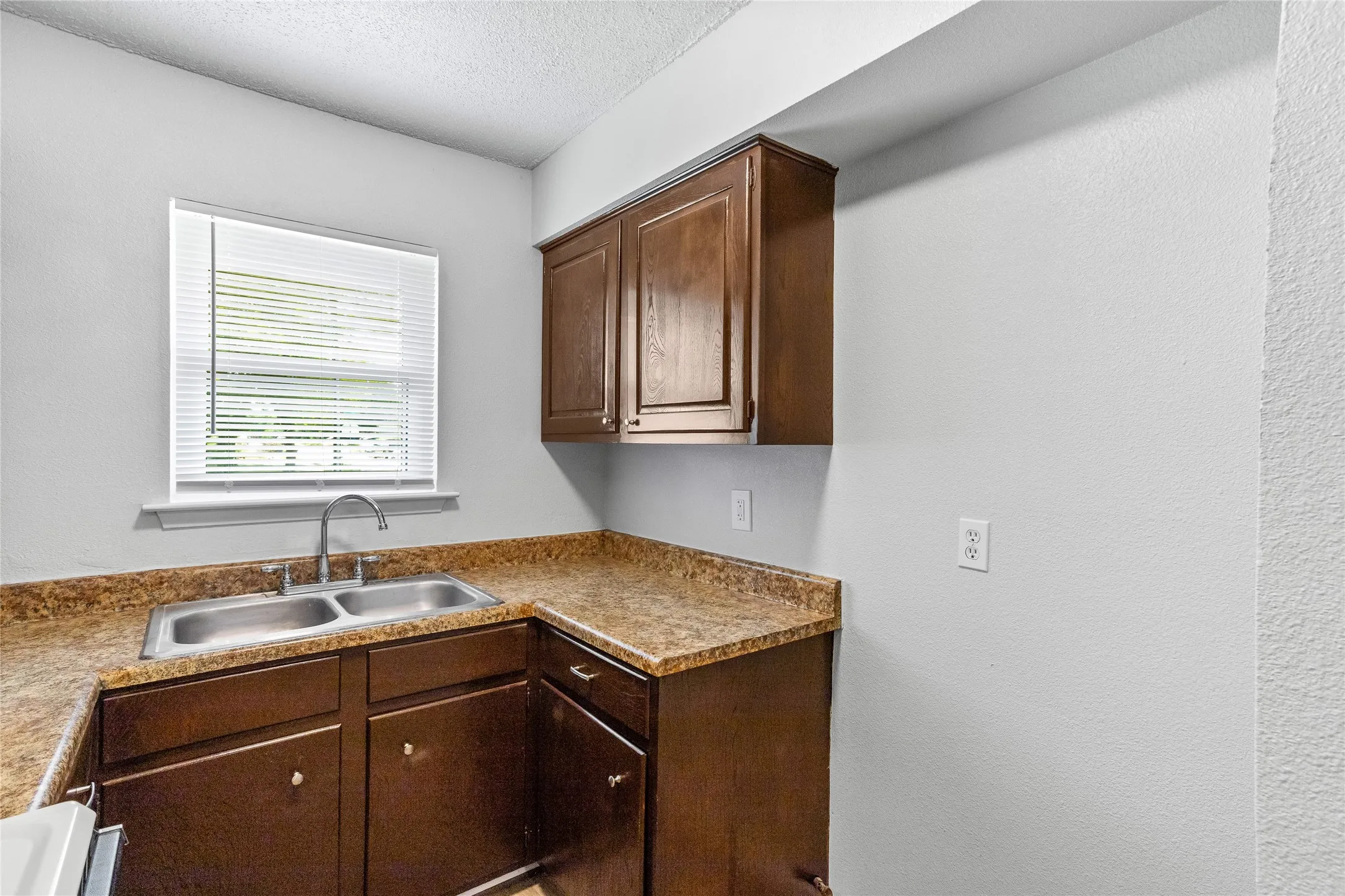 Single Family Residence For Rent in Collin County , 3020 P Avenue, Plano, Texas 75074, 3 Bedroom, 1 Bathroom, Garage spaces, 995 Sqft, built in 1963, mls#21397989, Real Estate Agent in Plano, Homes For Rent in Collin county, Homes For Rent in Plano, Realtor in Plano Texas, Real Estate Brokerage Independent Realty Texas, Luminita Cordes Realtor