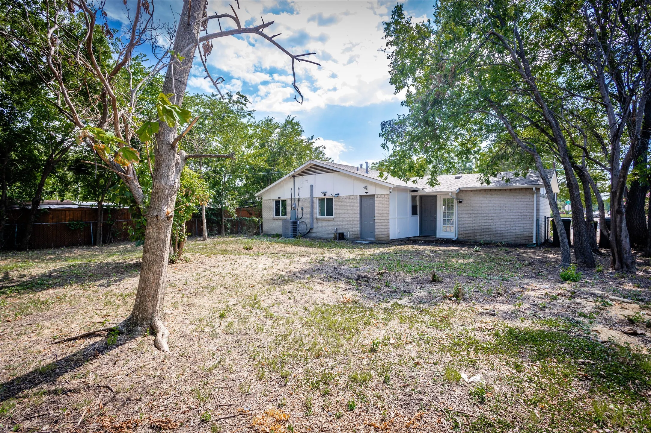 Single Family Residence For Rent in Collin County , 3020 P Avenue, Plano, Texas 75074, 3 Bedroom, 1 Bathroom, Garage spaces, 995 Sqft, built in 1963, mls#21397989, Real Estate Agent in Plano, Homes For Rent in Collin county, Homes For Rent in Plano, Realtor in Plano Texas, Real Estate Brokerage Independent Realty Texas, Luminita Cordes Realtor
