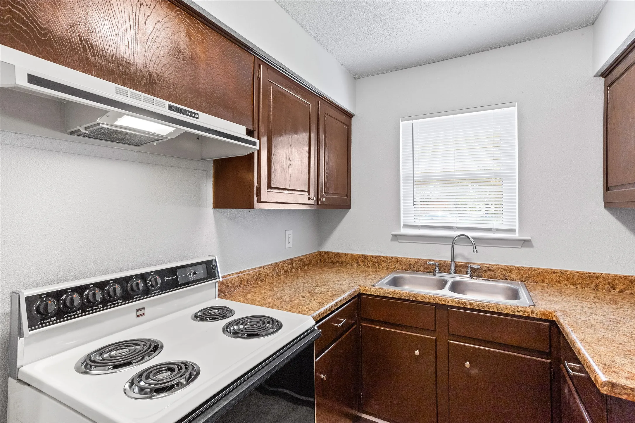 Single Family Residence For Rent in Collin County , 3020 P Avenue, Plano, Texas 75074, 3 Bedroom, 1 Bathroom, Garage spaces, 995 Sqft, built in 1963, mls#21397989, Real Estate Agent in Plano, Homes For Rent in Collin county, Homes For Rent in Plano, Realtor in Plano Texas, Real Estate Brokerage Independent Realty Texas, Luminita Cordes Realtor