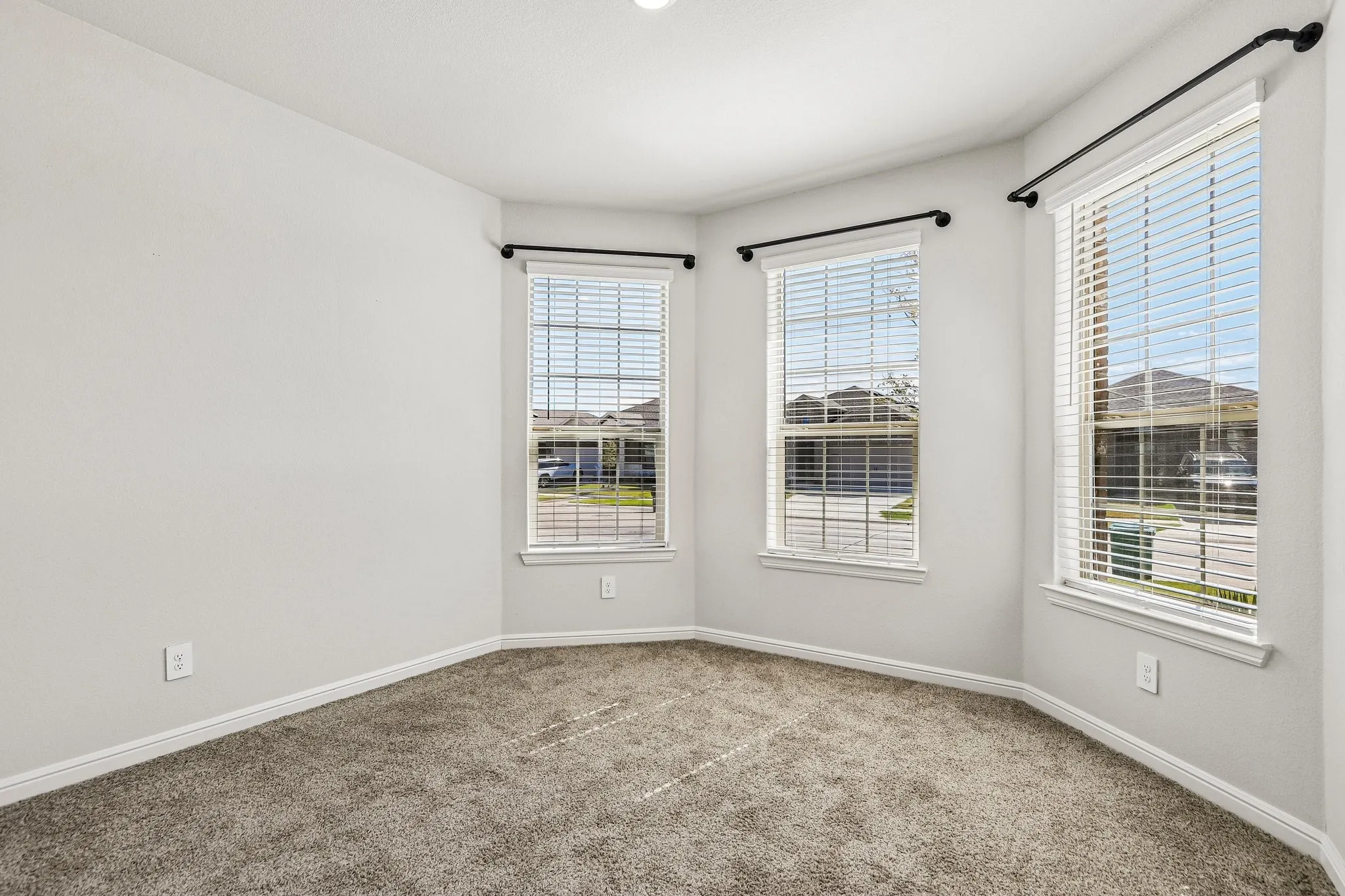 Single Family Residence For Sale in Denton County , 617 Amber Fields Drive, Krum, Texas 76249, 4 Bedroom, 2 Bathroom, 2 Garage spaces, 1,773 Sqft, built in 2025, mls#21389579, Real Estate Agent in Krum, Homes For Sale in Denton county, Homes For Sale in Krum, Realtor in Krum Texas, Real Estate Brokerage Independent Realty Texas, Luminita Cordes Realtor