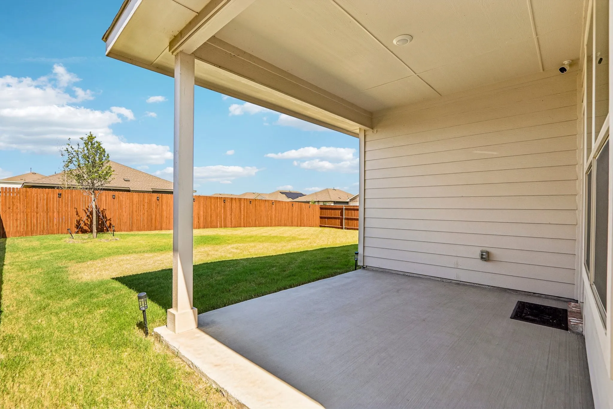 Single Family Residence For Sale in Denton County , 617 Amber Fields Drive, Krum, Texas 76249, 4 Bedroom, 2 Bathroom, 2 Garage spaces, 1,773 Sqft, built in 2025, mls#21389579, Real Estate Agent in Krum, Homes For Sale in Denton county, Homes For Sale in Krum, Realtor in Krum Texas, Real Estate Brokerage Independent Realty Texas, Luminita Cordes Realtor