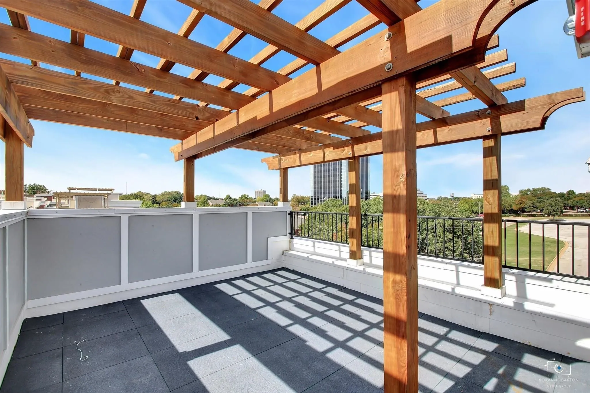 Townhouse For Rent in Tarrant County , 1211 Beaconsfield Lane 611, Arlington, Texas 76011, 1 Bedroom, 2 Bathroom, 2 Garage spaces, 1,324 Sqft, built in 2018, mls#21397983, Real Estate Agent in Arlington, Homes For Rent in Tarrant county, Homes For Rent in Arlington, Realtor in Arlington Texas, Real Estate Brokerage Independent Realty Texas, Luminita Cordes Realtor
