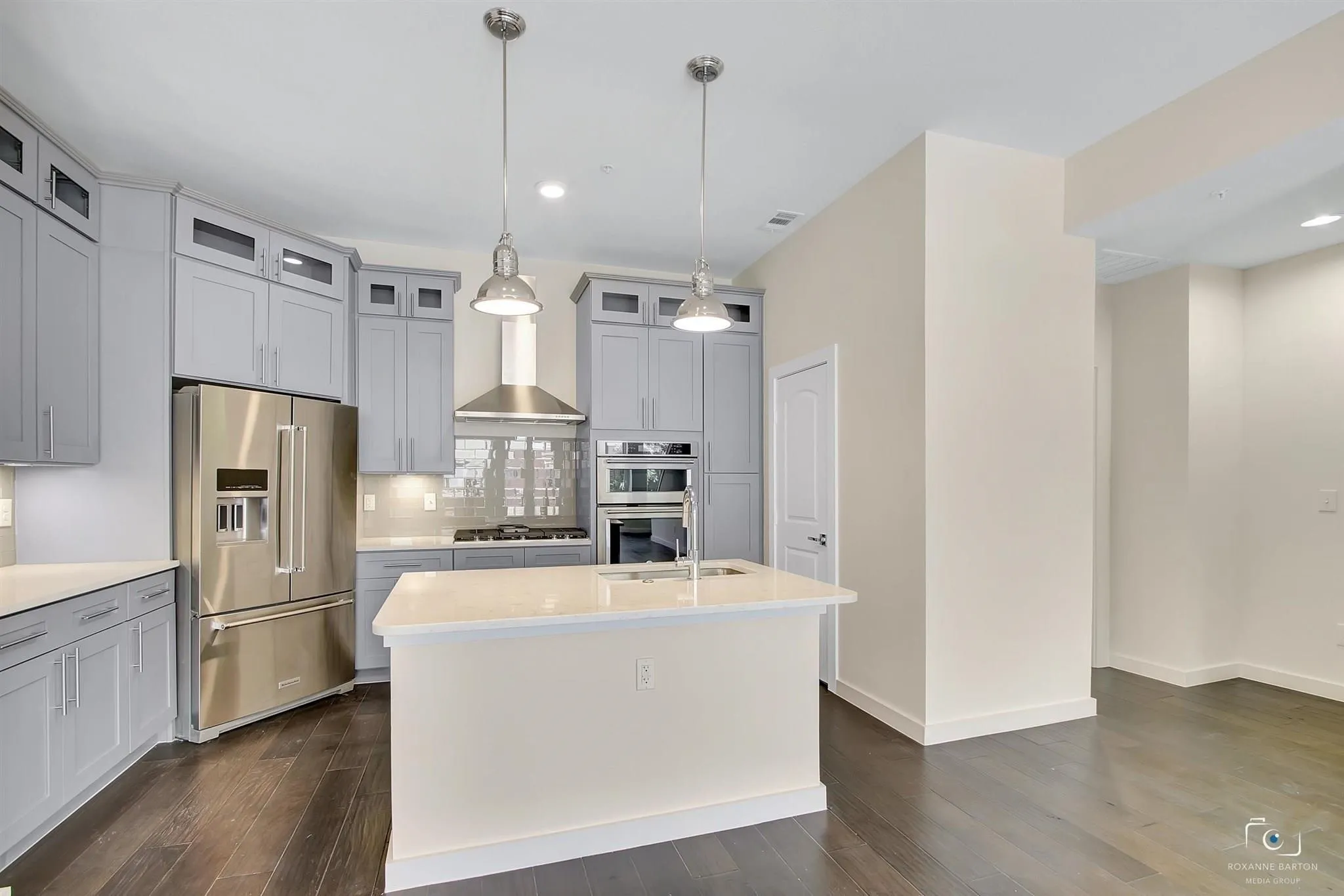Townhouse For Rent in Tarrant County , 1211 Beaconsfield Lane 611, Arlington, Texas 76011, 1 Bedroom, 2 Bathroom, 2 Garage spaces, 1,324 Sqft, built in 2018, mls#21397983, Real Estate Agent in Arlington, Homes For Rent in Tarrant county, Homes For Rent in Arlington, Realtor in Arlington Texas, Real Estate Brokerage Independent Realty Texas, Luminita Cordes Realtor