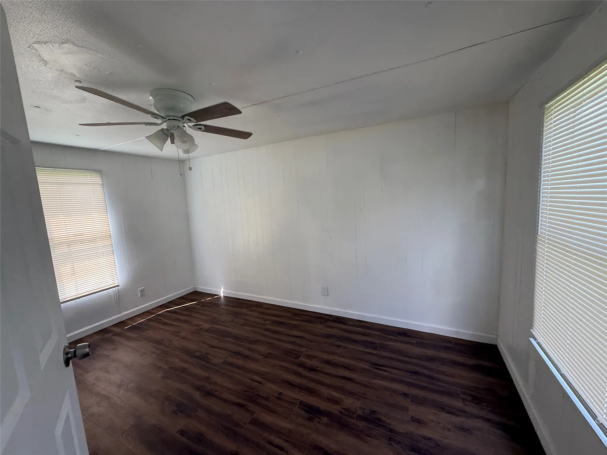 Mobile Home For Rent in Ellis County , 3277 Hidalgo D, Waxahachie, Texas 75167, 2 Bedroom, 1 Bathroom, Garage spaces, 800 Sqft, built in 1980, mls#21397993, Real Estate Agent in Waxahachie, Homes For Rent in Ellis county, Homes For Rent in Waxahachie, Realtor in Waxahachie Texas, Real Estate Brokerage Independent Realty Texas, Luminita Cordes Realtor