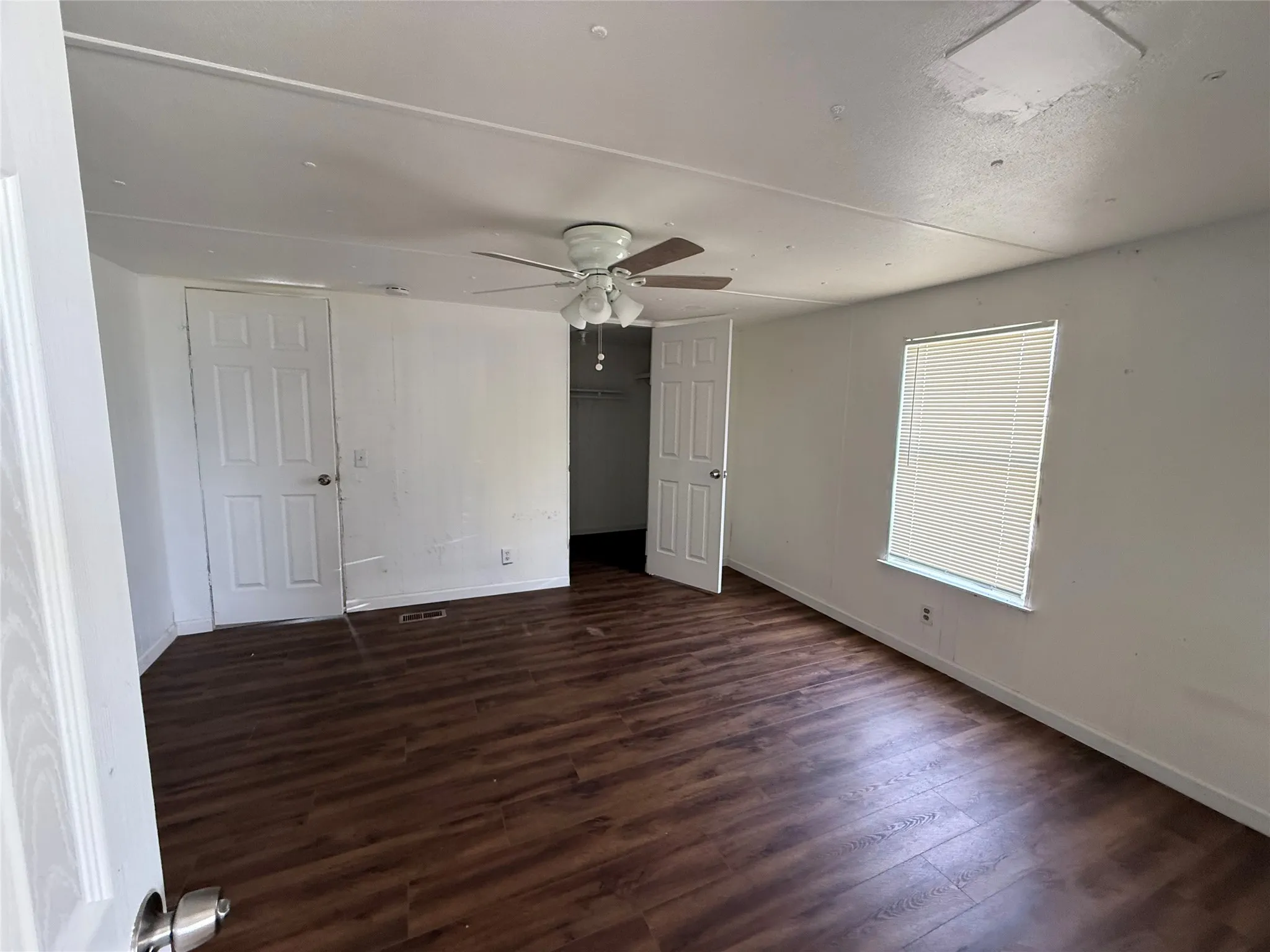 Mobile Home For Rent in Ellis County , 3277 Hidalgo D, Waxahachie, Texas 75167, 2 Bedroom, 1 Bathroom, Garage spaces, 800 Sqft, built in 1980, mls#21397993, Real Estate Agent in Waxahachie, Homes For Rent in Ellis county, Homes For Rent in Waxahachie, Realtor in Waxahachie Texas, Real Estate Brokerage Independent Realty Texas, Luminita Cordes Realtor
