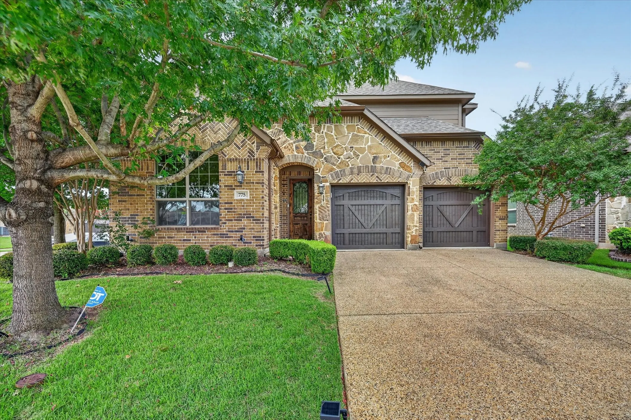 Single Family Residence For Sale in Rockwall County , 775 Deverson Drive, Rockwall, Texas 75087, 4 Bedroom, 3 Bathroom, 2 Garage spaces, 2,326 Sqft, built in 2013, mls#21398001, Real Estate Agent in Rockwall, Homes For Sale in Rockwall county, Homes For Sale in Rockwall, Realtor in Rockwall Texas, Real Estate Brokerage Independent Realty Texas, Luminita Cordes Realtor