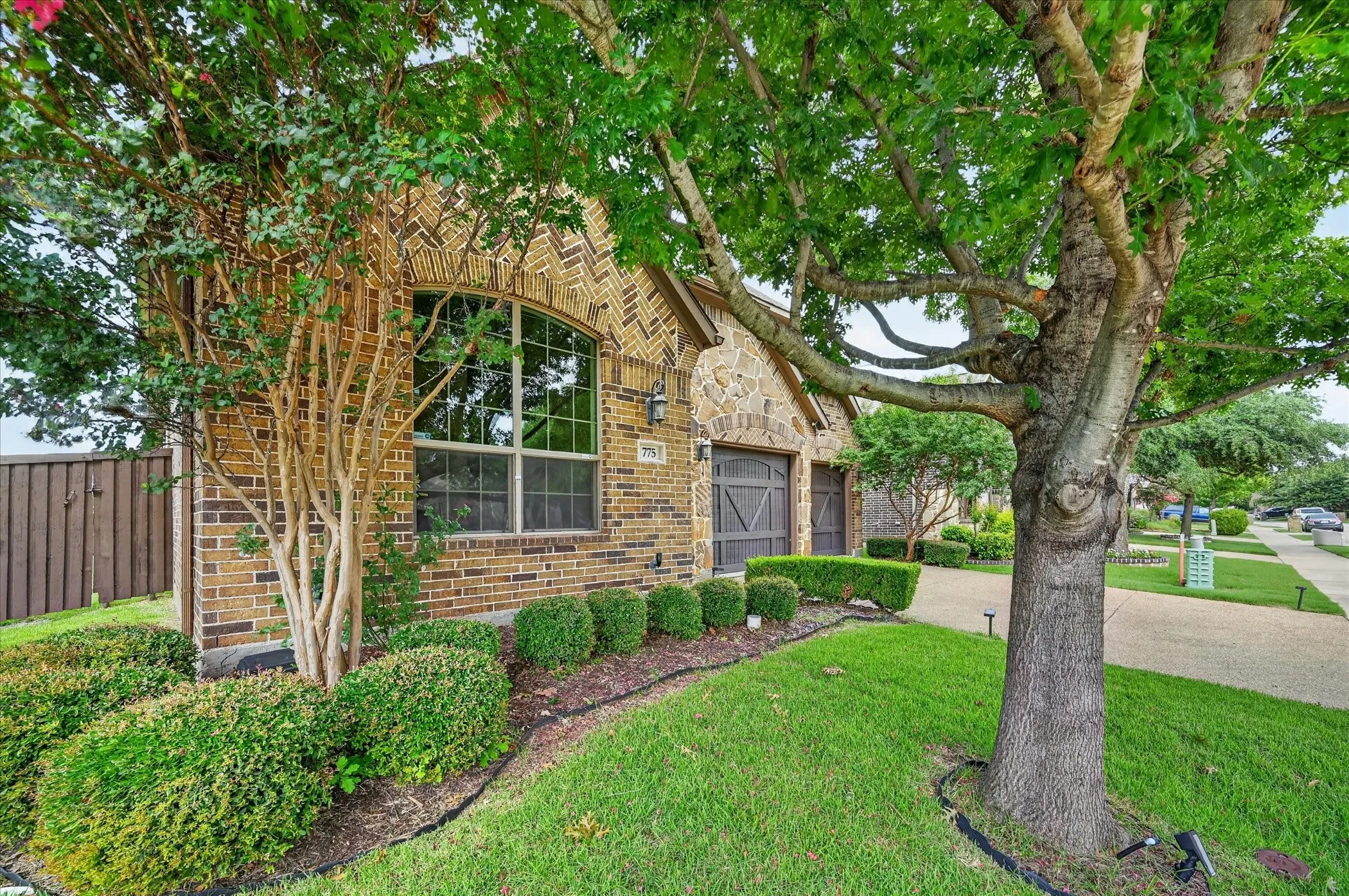 Single Family Residence For Sale in Rockwall County , 775 Deverson Drive, Rockwall, Texas 75087, 4 Bedroom, 3 Bathroom, 2 Garage spaces, 2,326 Sqft, built in 2013, mls#21398001, Real Estate Agent in Rockwall, Homes For Sale in Rockwall county, Homes For Sale in Rockwall, Realtor in Rockwall Texas, Real Estate Brokerage Independent Realty Texas, Luminita Cordes Realtor