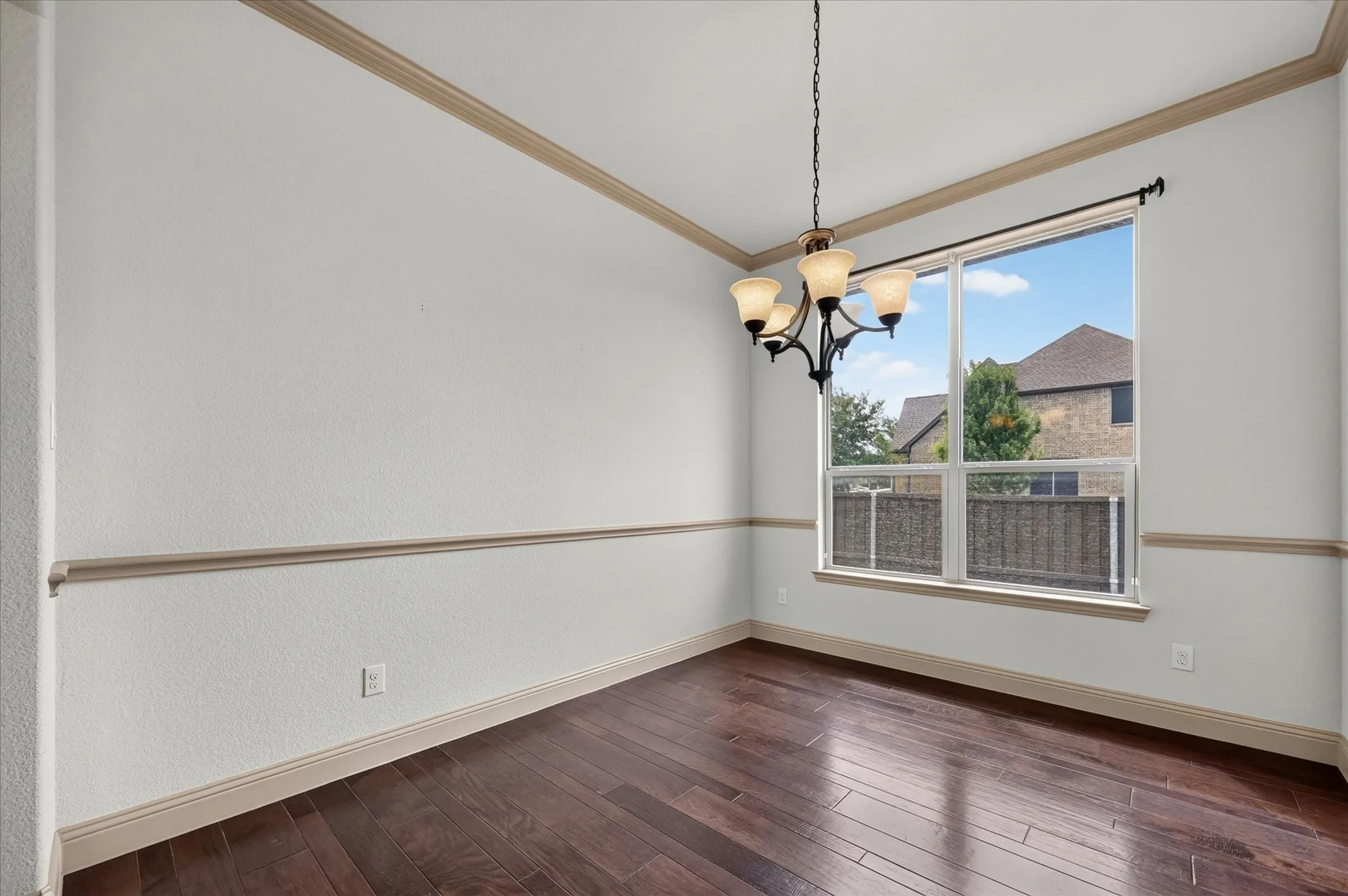 Single Family Residence For Sale in Rockwall County , 775 Deverson Drive, Rockwall, Texas 75087, 4 Bedroom, 3 Bathroom, 2 Garage spaces, 2,326 Sqft, built in 2013, mls#21398001, Real Estate Agent in Rockwall, Homes For Sale in Rockwall county, Homes For Sale in Rockwall, Realtor in Rockwall Texas, Real Estate Brokerage Independent Realty Texas, Luminita Cordes Realtor