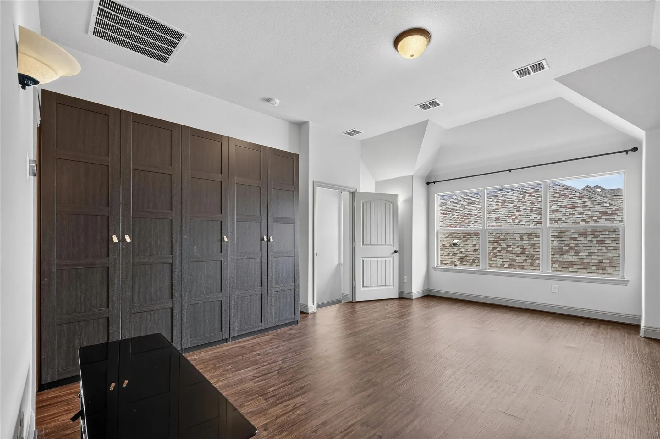 Single Family Residence For Sale in Rockwall County , 775 Deverson Drive, Rockwall, Texas 75087, 4 Bedroom, 3 Bathroom, 2 Garage spaces, 2,326 Sqft, built in 2013, mls#21398001, Real Estate Agent in Rockwall, Homes For Sale in Rockwall county, Homes For Sale in Rockwall, Realtor in Rockwall Texas, Real Estate Brokerage Independent Realty Texas, Luminita Cordes Realtor