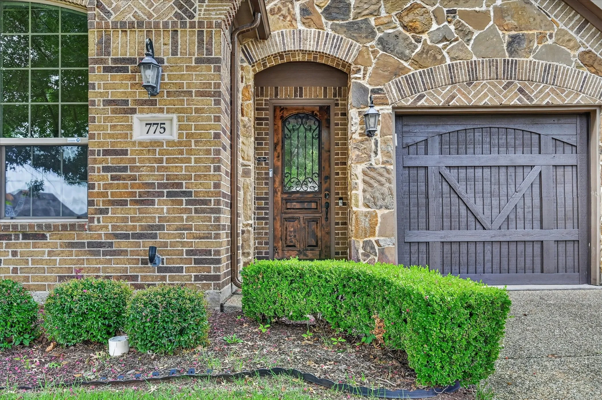 Single Family Residence For Sale in Rockwall County , 775 Deverson Drive, Rockwall, Texas 75087, 4 Bedroom, 3 Bathroom, 2 Garage spaces, 2,326 Sqft, built in 2013, mls#21398001, Real Estate Agent in Rockwall, Homes For Sale in Rockwall county, Homes For Sale in Rockwall, Realtor in Rockwall Texas, Real Estate Brokerage Independent Realty Texas, Luminita Cordes Realtor