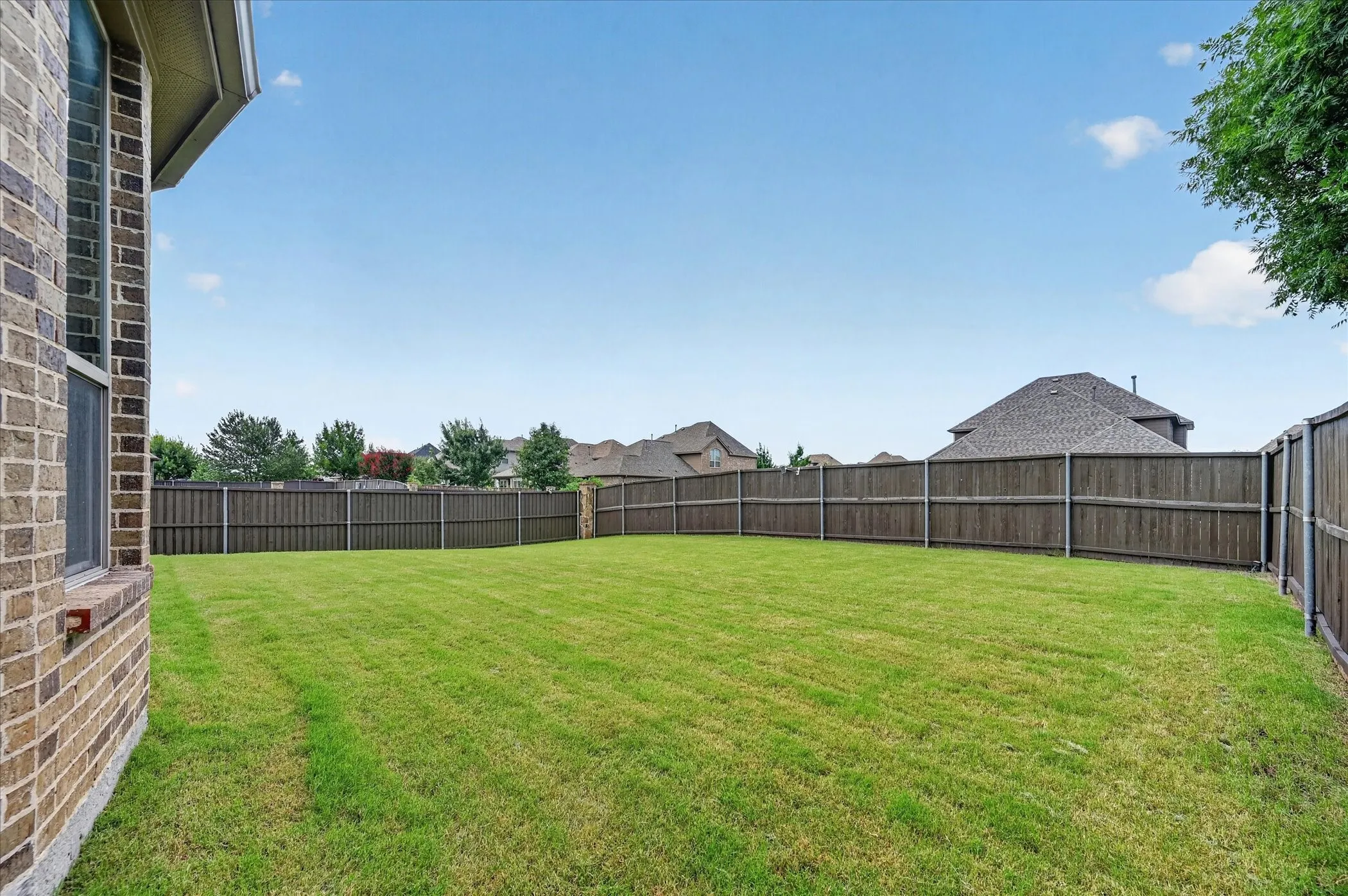 Single Family Residence For Sale in Rockwall County , 775 Deverson Drive, Rockwall, Texas 75087, 4 Bedroom, 3 Bathroom, 2 Garage spaces, 2,326 Sqft, built in 2013, mls#21398001, Real Estate Agent in Rockwall, Homes For Sale in Rockwall county, Homes For Sale in Rockwall, Realtor in Rockwall Texas, Real Estate Brokerage Independent Realty Texas, Luminita Cordes Realtor