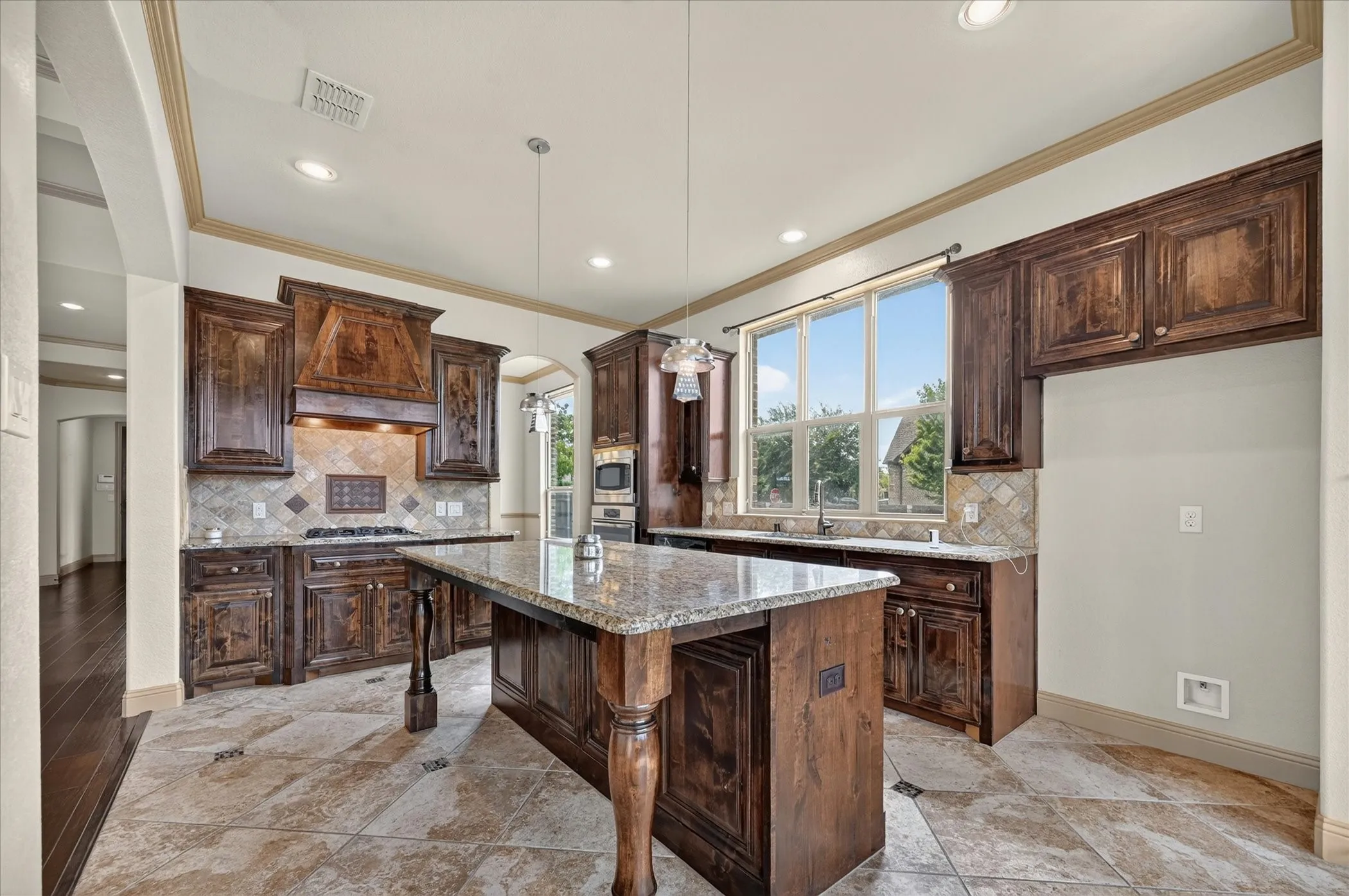 Single Family Residence For Sale in Rockwall County , 775 Deverson Drive, Rockwall, Texas 75087, 4 Bedroom, 3 Bathroom, 2 Garage spaces, 2,326 Sqft, built in 2013, mls#21398001, Real Estate Agent in Rockwall, Homes For Sale in Rockwall county, Homes For Sale in Rockwall, Realtor in Rockwall Texas, Real Estate Brokerage Independent Realty Texas, Luminita Cordes Realtor
