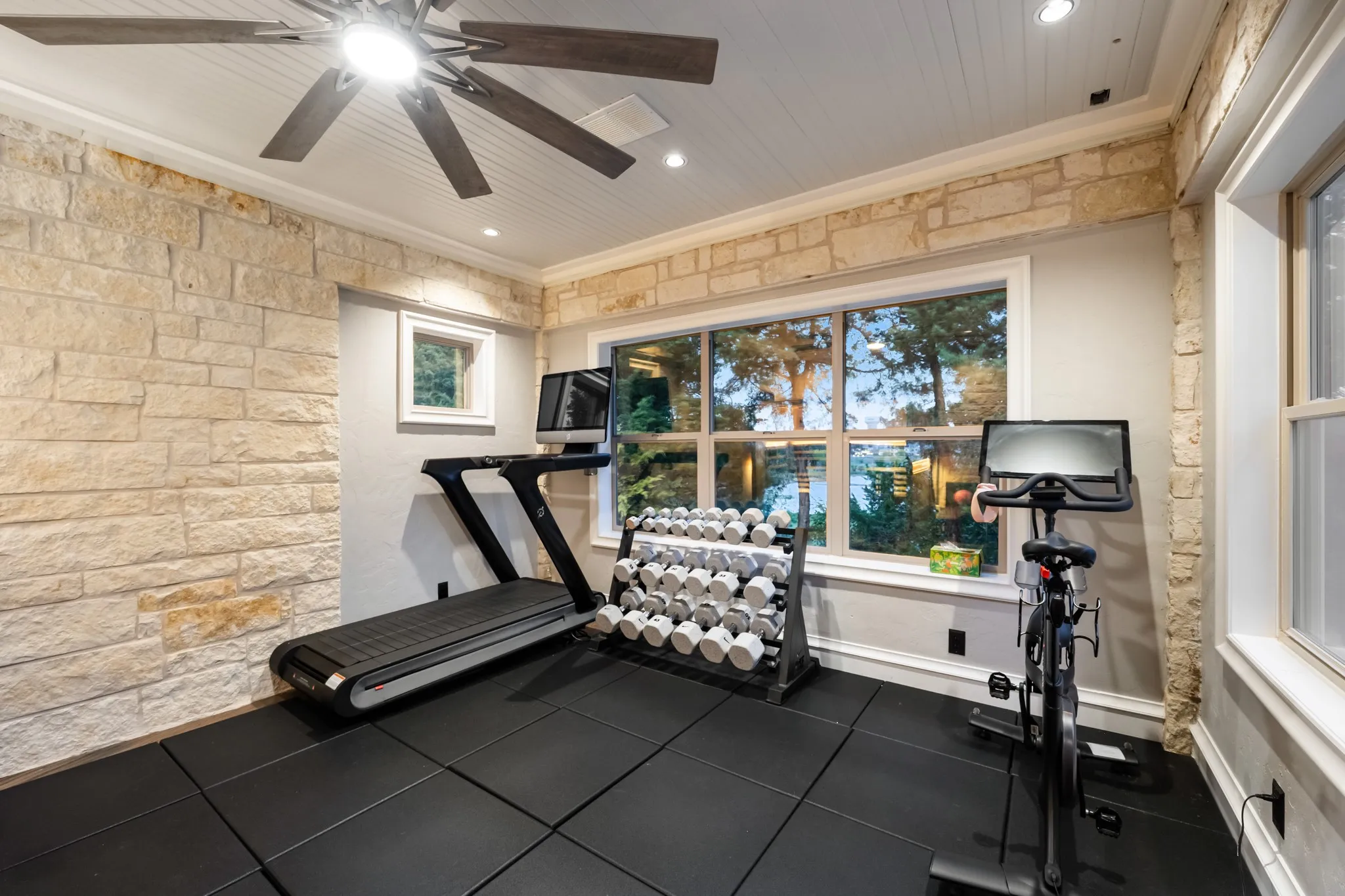 Single Family Residence For Sale in Collin County , 3504 Cedar Bluff Drive, Mc Kinney, Texas 75072, 4 Bedroom, 4 Bathroom, 3 Garage spaces, 4,806 Sqft, built in 2011, mls#21393850, Real Estate Agent in Mc Kinney, Homes For Sale in Collin county, Homes For Sale in Mc Kinney, Realtor in Mc Kinney Texas, Real Estate Brokerage Independent Realty Texas, Luminita Cordes Realtor