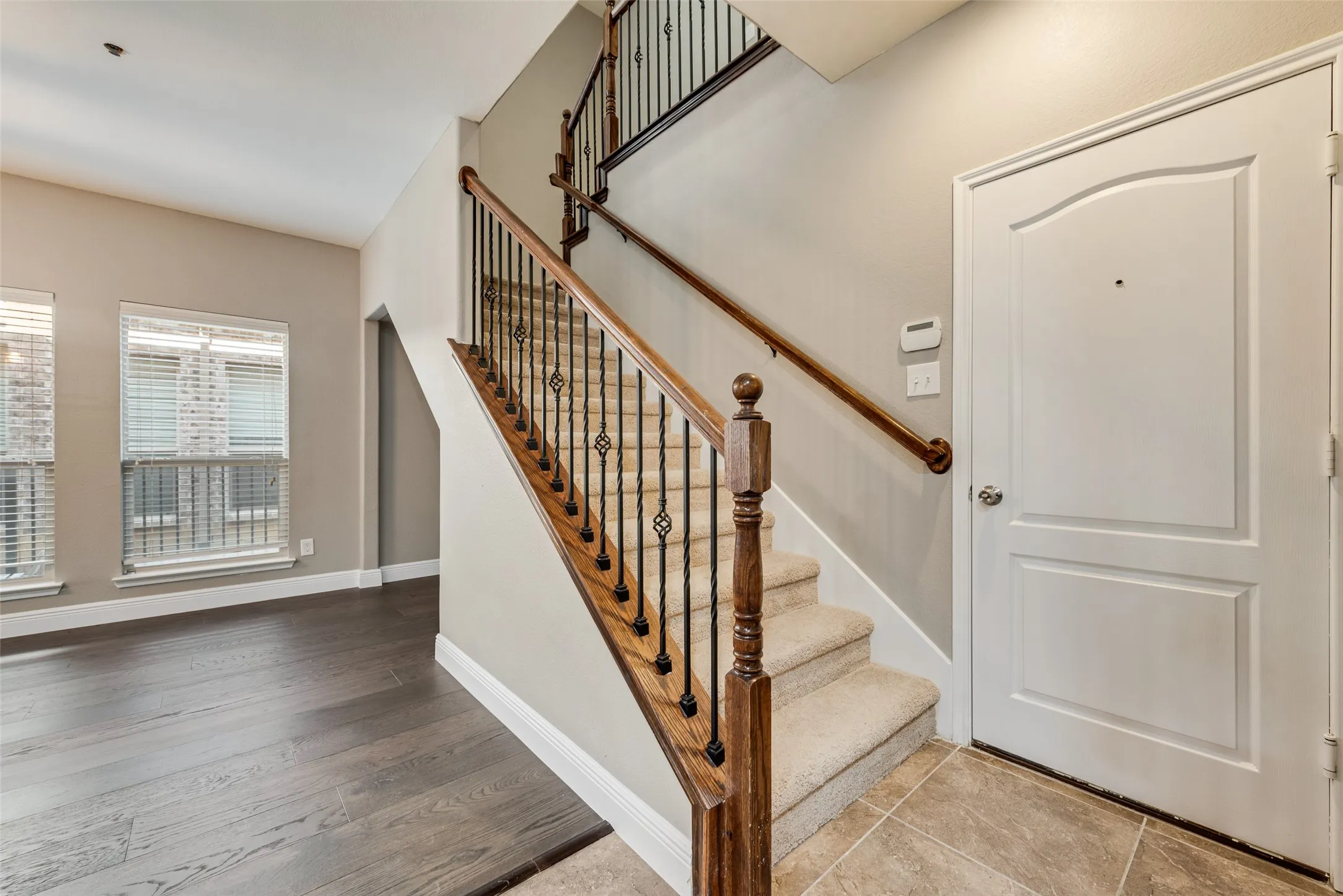 Townhouse For Sale in Denton County , 4268 Comanche Drive, Carrollton, Texas 75010, 3 Bedroom, 3 Bathroom, 2 Garage spaces, 2,200 Sqft, built in 2011, mls#21395635, Real Estate Agent in Carrollton, Homes For Sale in Denton county, Homes For Sale in Carrollton, Realtor in Carrollton Texas, Real Estate Brokerage Independent Realty Texas, Luminita Cordes Realtor