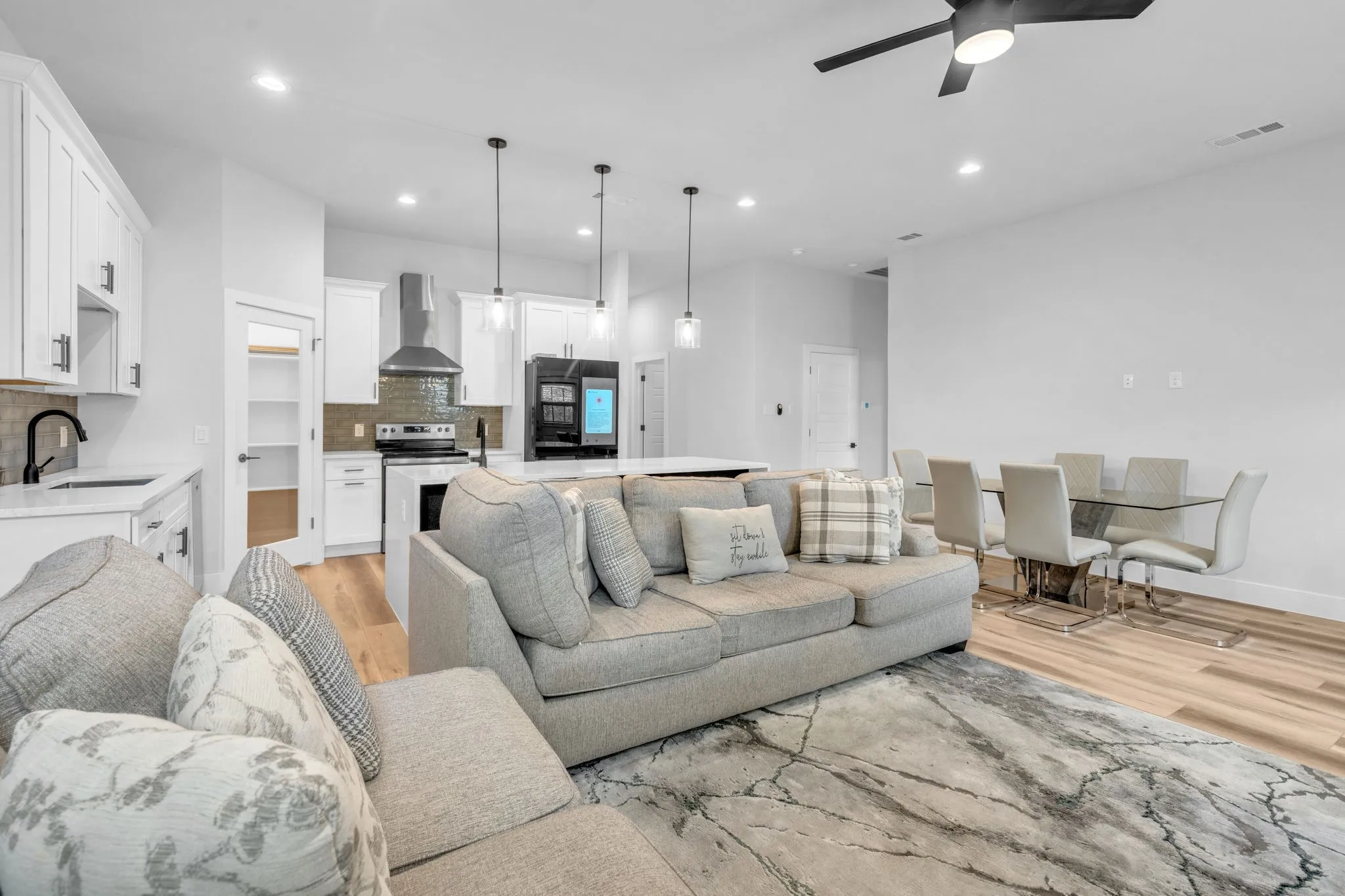 Single Family Residence For Sale in Dallas County , 2731 Maurine F. Bailey Way, Dallas, Texas 75215, 3 Bedroom, 3 Bathroom, 2 Garage spaces, 1,650 Sqft, built in 2023, mls#21397668, Real Estate Agent in Dallas, Homes For Sale in Dallas county, Homes For Sale in Dallas, Realtor in Dallas Texas, Real Estate Brokerage Independent Realty Texas, Luminita Cordes Realtor