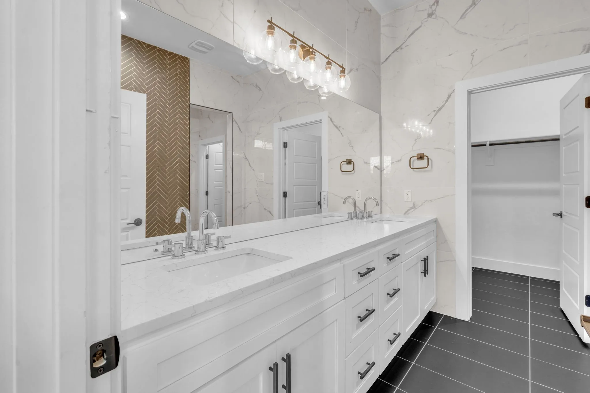 Single Family Residence For Sale in Dallas County , 2731 Maurine F. Bailey Way, Dallas, Texas 75215, 3 Bedroom, 3 Bathroom, 2 Garage spaces, 1,650 Sqft, built in 2023, mls#21397668, Real Estate Agent in Dallas, Homes For Sale in Dallas county, Homes For Sale in Dallas, Realtor in Dallas Texas, Real Estate Brokerage Independent Realty Texas, Luminita Cordes Realtor
