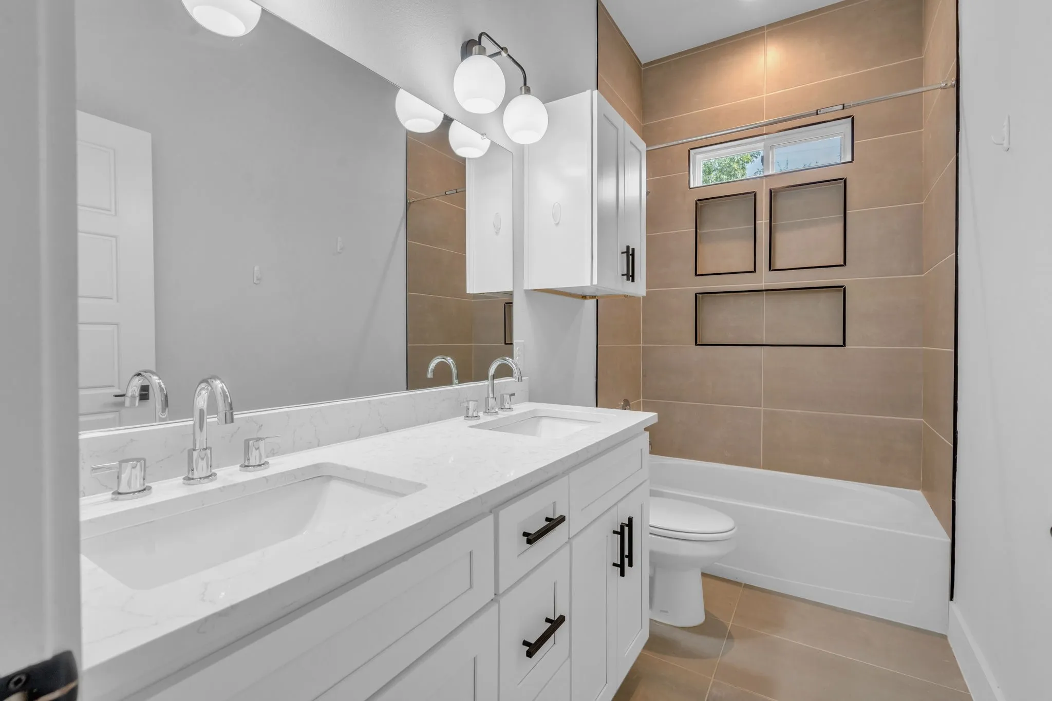 Single Family Residence For Sale in Dallas County , 2731 Maurine F. Bailey Way, Dallas, Texas 75215, 3 Bedroom, 3 Bathroom, 2 Garage spaces, 1,650 Sqft, built in 2023, mls#21397668, Real Estate Agent in Dallas, Homes For Sale in Dallas county, Homes For Sale in Dallas, Realtor in Dallas Texas, Real Estate Brokerage Independent Realty Texas, Luminita Cordes Realtor