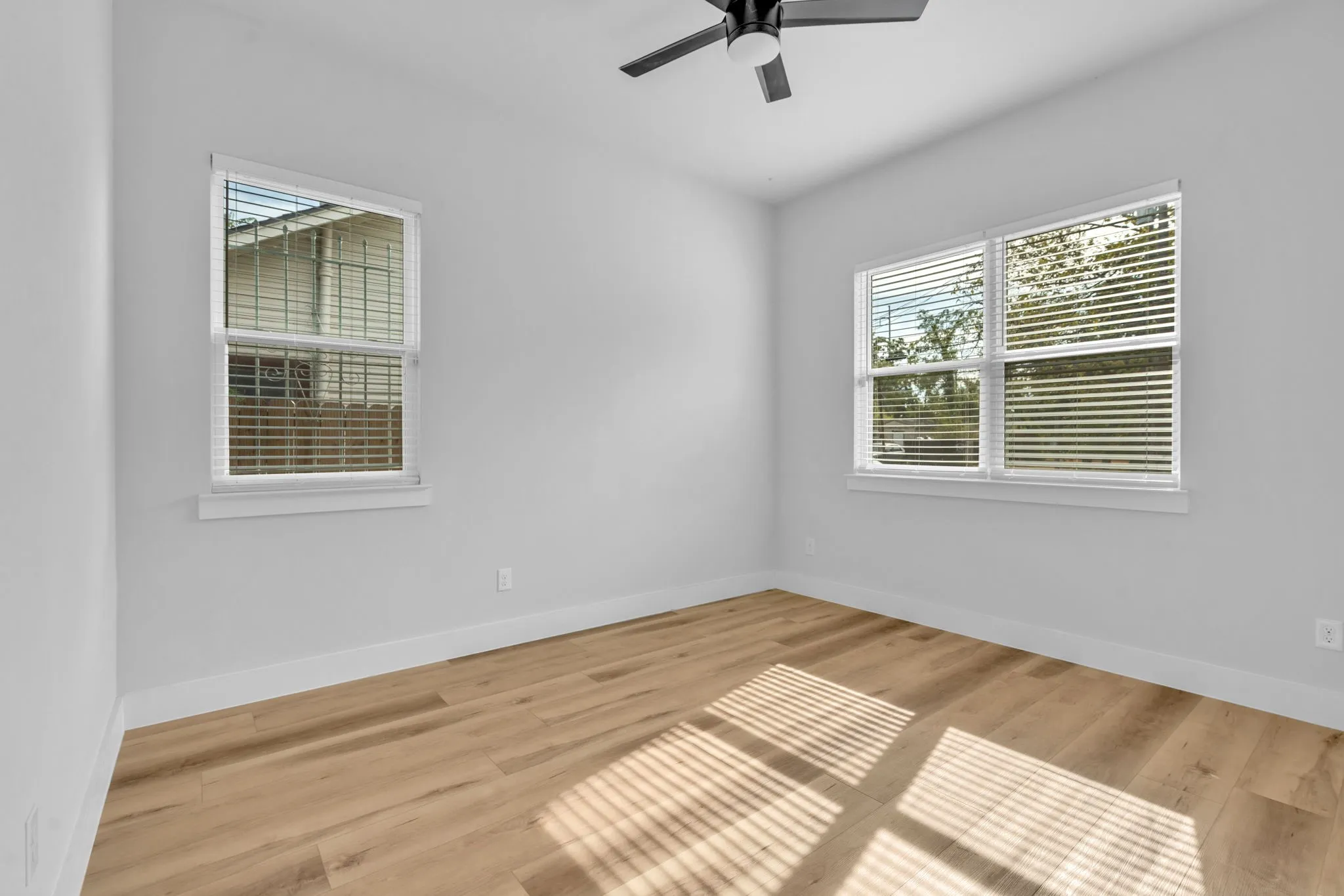Single Family Residence For Sale in Dallas County , 2731 Maurine F. Bailey Way, Dallas, Texas 75215, 3 Bedroom, 3 Bathroom, 2 Garage spaces, 1,650 Sqft, built in 2023, mls#21397668, Real Estate Agent in Dallas, Homes For Sale in Dallas county, Homes For Sale in Dallas, Realtor in Dallas Texas, Real Estate Brokerage Independent Realty Texas, Luminita Cordes Realtor
