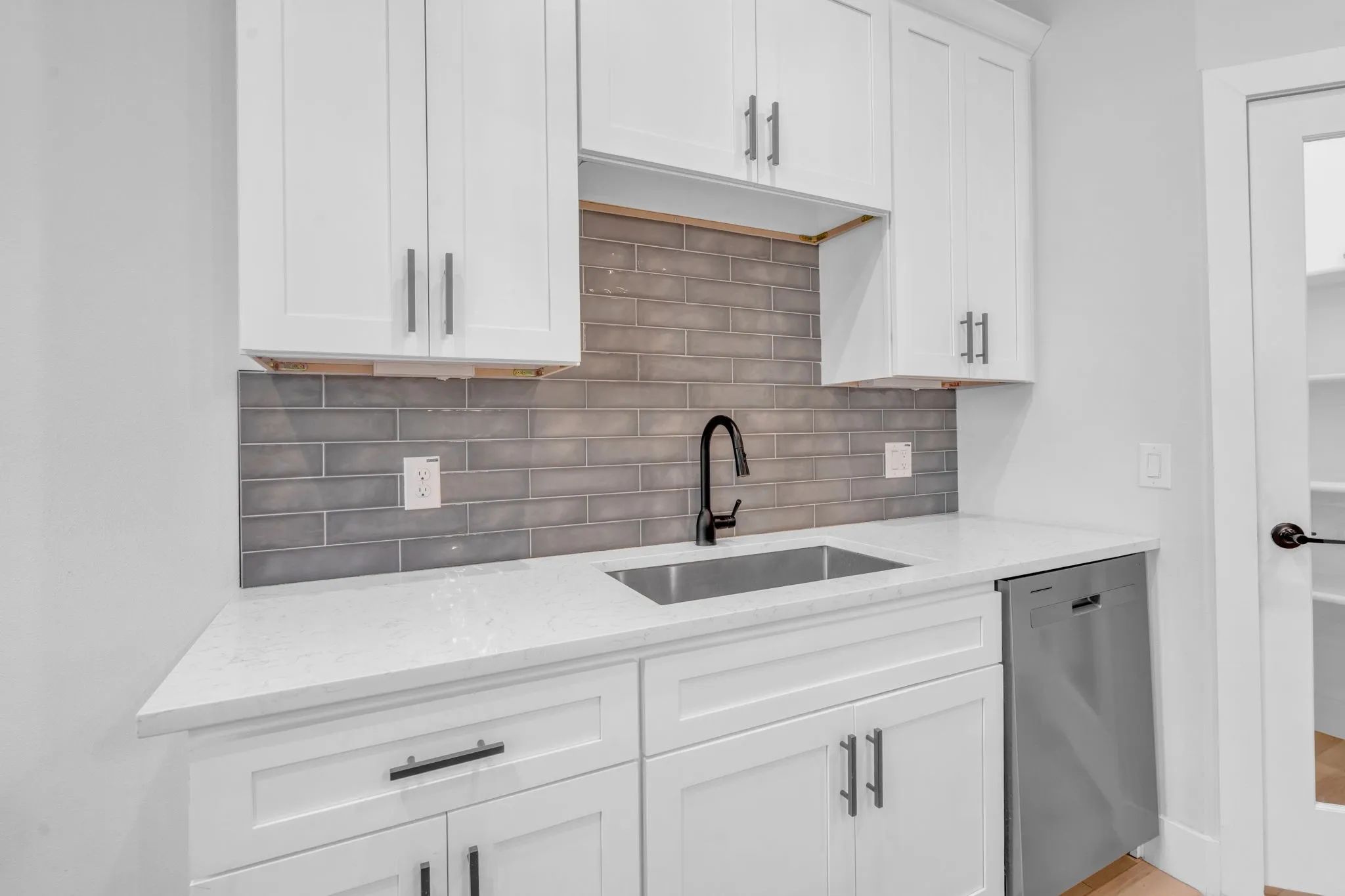 Single Family Residence For Sale in Dallas County , 2731 Maurine F. Bailey Way, Dallas, Texas 75215, 3 Bedroom, 3 Bathroom, 2 Garage spaces, 1,650 Sqft, built in 2023, mls#21397668, Real Estate Agent in Dallas, Homes For Sale in Dallas county, Homes For Sale in Dallas, Realtor in Dallas Texas, Real Estate Brokerage Independent Realty Texas, Luminita Cordes Realtor