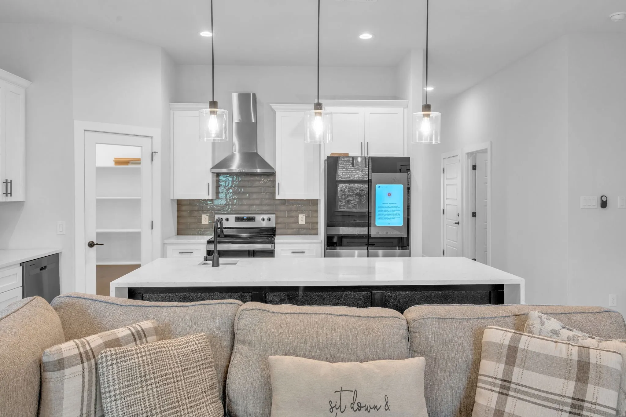 Single Family Residence For Sale in Dallas County , 2731 Maurine F. Bailey Way, Dallas, Texas 75215, 3 Bedroom, 3 Bathroom, 2 Garage spaces, 1,650 Sqft, built in 2023, mls#21397668, Real Estate Agent in Dallas, Homes For Sale in Dallas county, Homes For Sale in Dallas, Realtor in Dallas Texas, Real Estate Brokerage Independent Realty Texas, Luminita Cordes Realtor