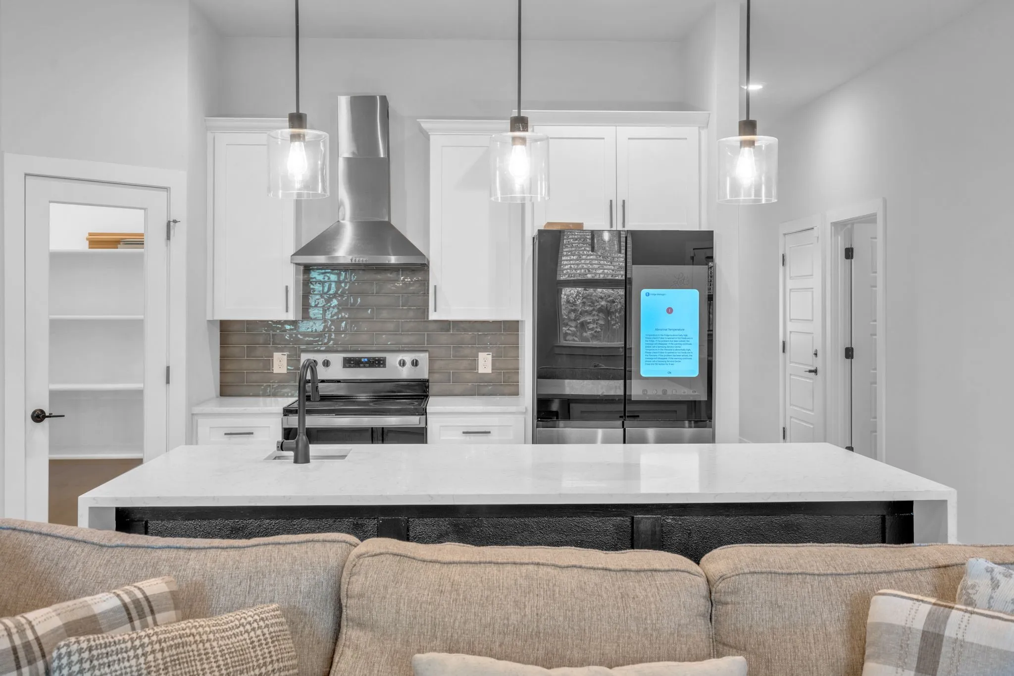Single Family Residence For Sale in Dallas County , 2731 Maurine F. Bailey Way, Dallas, Texas 75215, 3 Bedroom, 3 Bathroom, 2 Garage spaces, 1,650 Sqft, built in 2023, mls#21397668, Real Estate Agent in Dallas, Homes For Sale in Dallas county, Homes For Sale in Dallas, Realtor in Dallas Texas, Real Estate Brokerage Independent Realty Texas, Luminita Cordes Realtor
