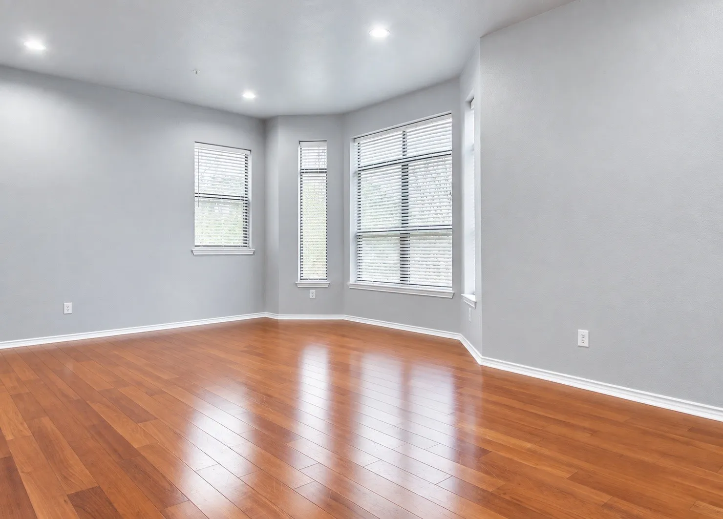 Townhouse For Rent in Tarrant County , 1209 Beaconsfield Lane 506, Arlington, Texas 76011, 3 Bedroom, 3 Bathroom, 2 Garage spaces, 2,334 Sqft, built in 2018, mls#21398015, Real Estate Agent in Arlington, Homes For Rent in Tarrant county, Homes For Rent in Arlington, Realtor in Arlington Texas, Real Estate Brokerage Independent Realty Texas, Luminita Cordes Realtor