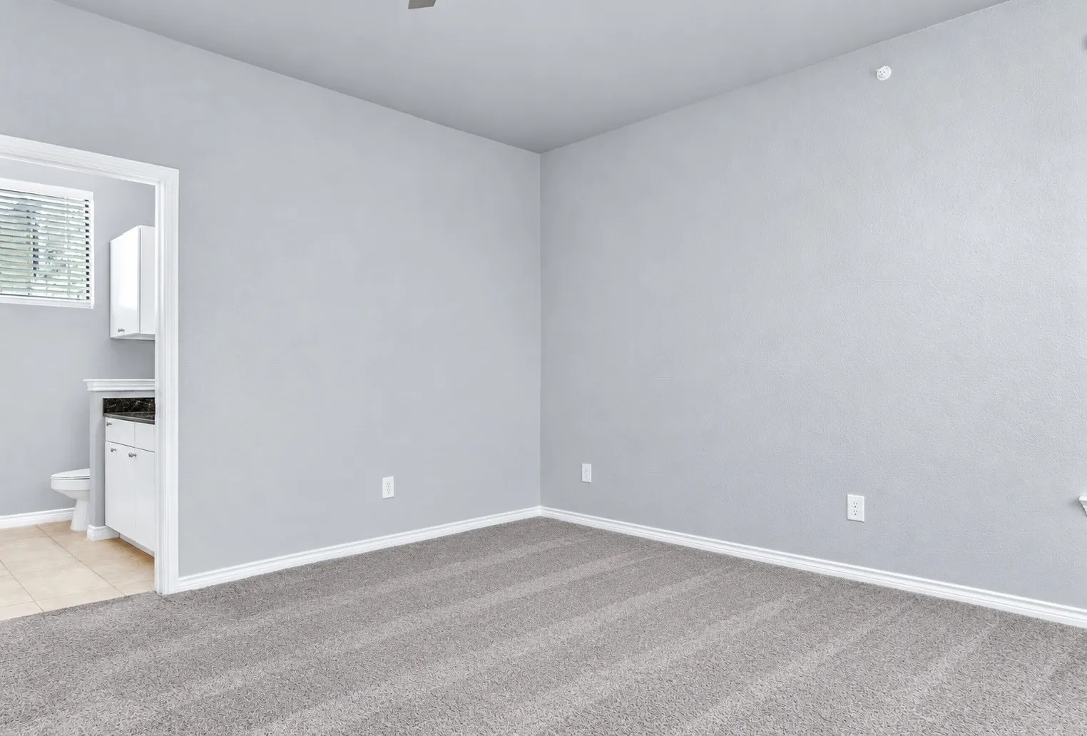 Townhouse For Rent in Tarrant County , 1209 Beaconsfield Lane 506, Arlington, Texas 76011, 3 Bedroom, 3 Bathroom, 2 Garage spaces, 2,334 Sqft, built in 2018, mls#21398015, Real Estate Agent in Arlington, Homes For Rent in Tarrant county, Homes For Rent in Arlington, Realtor in Arlington Texas, Real Estate Brokerage Independent Realty Texas, Luminita Cordes Realtor