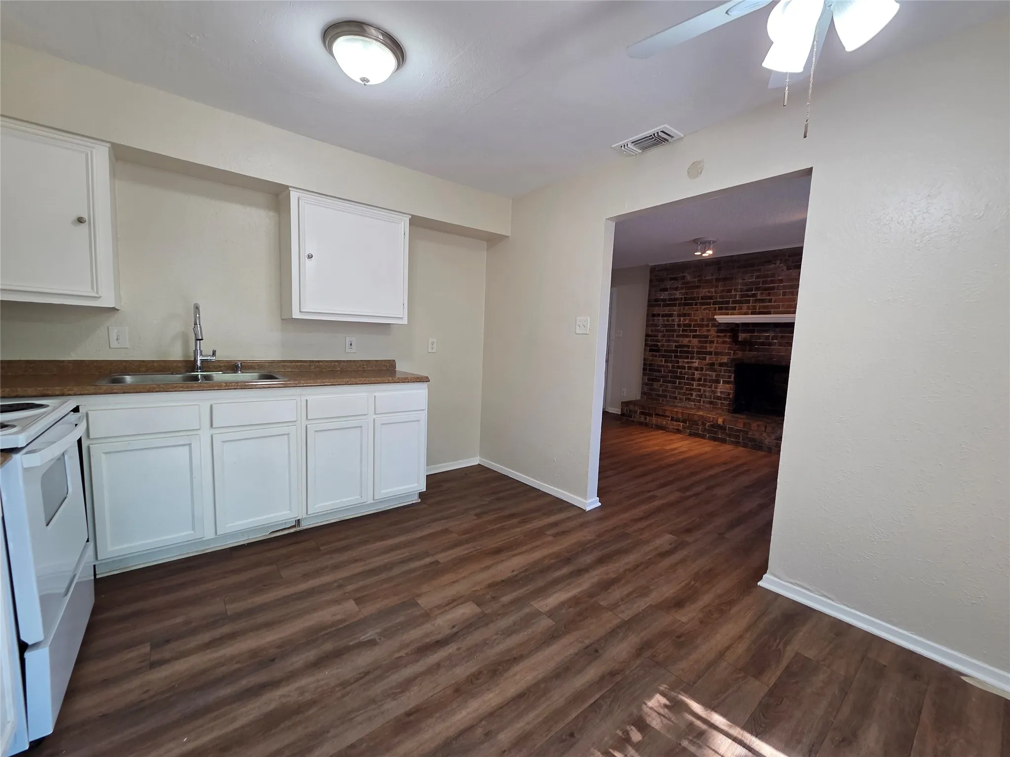 Duplex For Rent in Dallas County , 506 E Simonds Road, Seagoville, Texas 75159, 2 Bedroom, 1 Bathroom, Garage spaces, 912 Sqft, built in 1980, mls#21397594, Real Estate Agent in Seagoville, Homes For Rent in Dallas county, Homes For Rent in Seagoville, Realtor in Seagoville Texas, Real Estate Brokerage Independent Realty Texas, Luminita Cordes Realtor