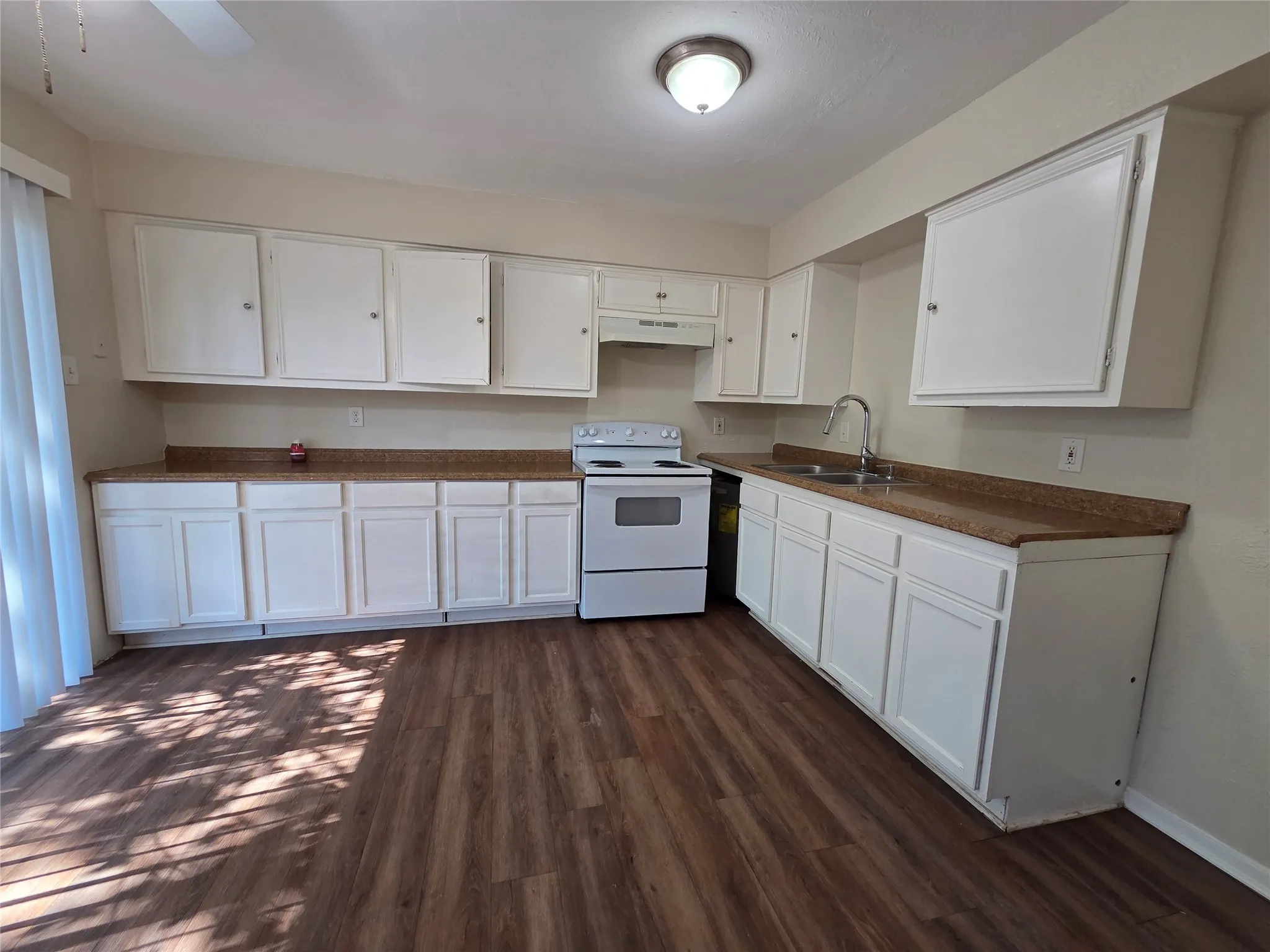 Duplex For Rent in Dallas County , 506 E Simonds Road, Seagoville, Texas 75159, 2 Bedroom, 1 Bathroom, Garage spaces, 912 Sqft, built in 1980, mls#21397594, Real Estate Agent in Seagoville, Homes For Rent in Dallas county, Homes For Rent in Seagoville, Realtor in Seagoville Texas, Real Estate Brokerage Independent Realty Texas, Luminita Cordes Realtor