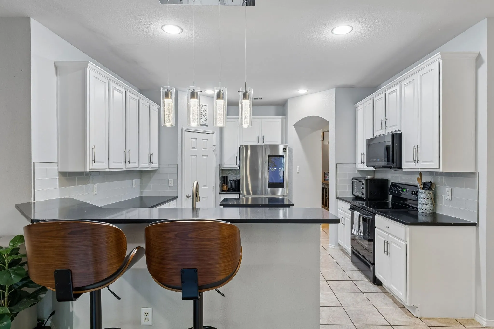 Single Family Residence For Sale in Tarrant County , 10404 Bear Creek Trail, Fort Worth, Texas 76244, 4 Bedroom, 3 Bathroom, 2 Garage spaces, 2,264 Sqft, built in 2004, mls#21398024, Real Estate Agent in Fort Worth, Homes For Sale in Tarrant county, Homes For Sale in Fort Worth, Realtor in Fort Worth Texas, Real Estate Brokerage Independent Realty Texas, Luminita Cordes Realtor